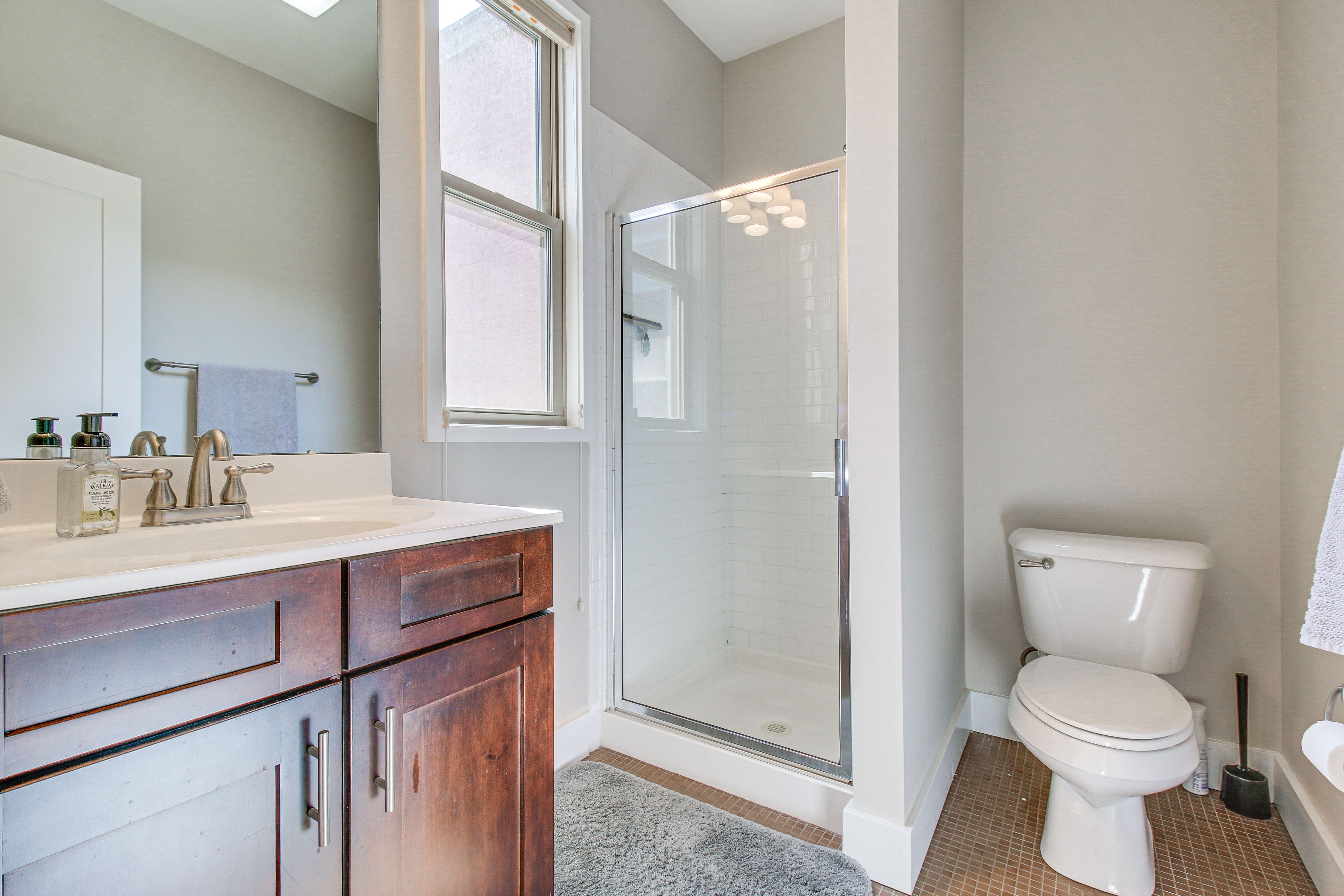 En-Suite Full Bathroom | 3rd Floor