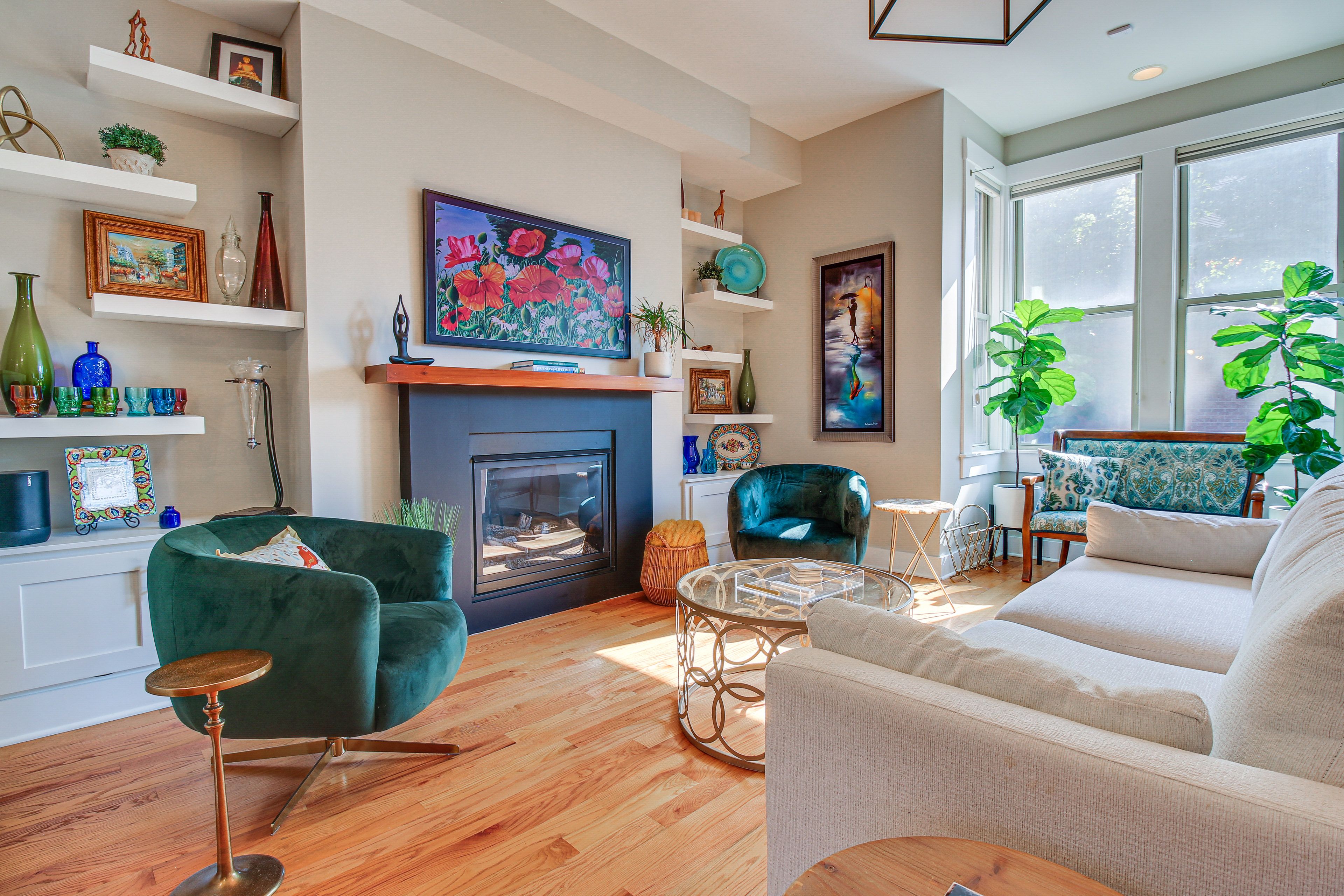 Living Room | Fireplace | 2nd Floor