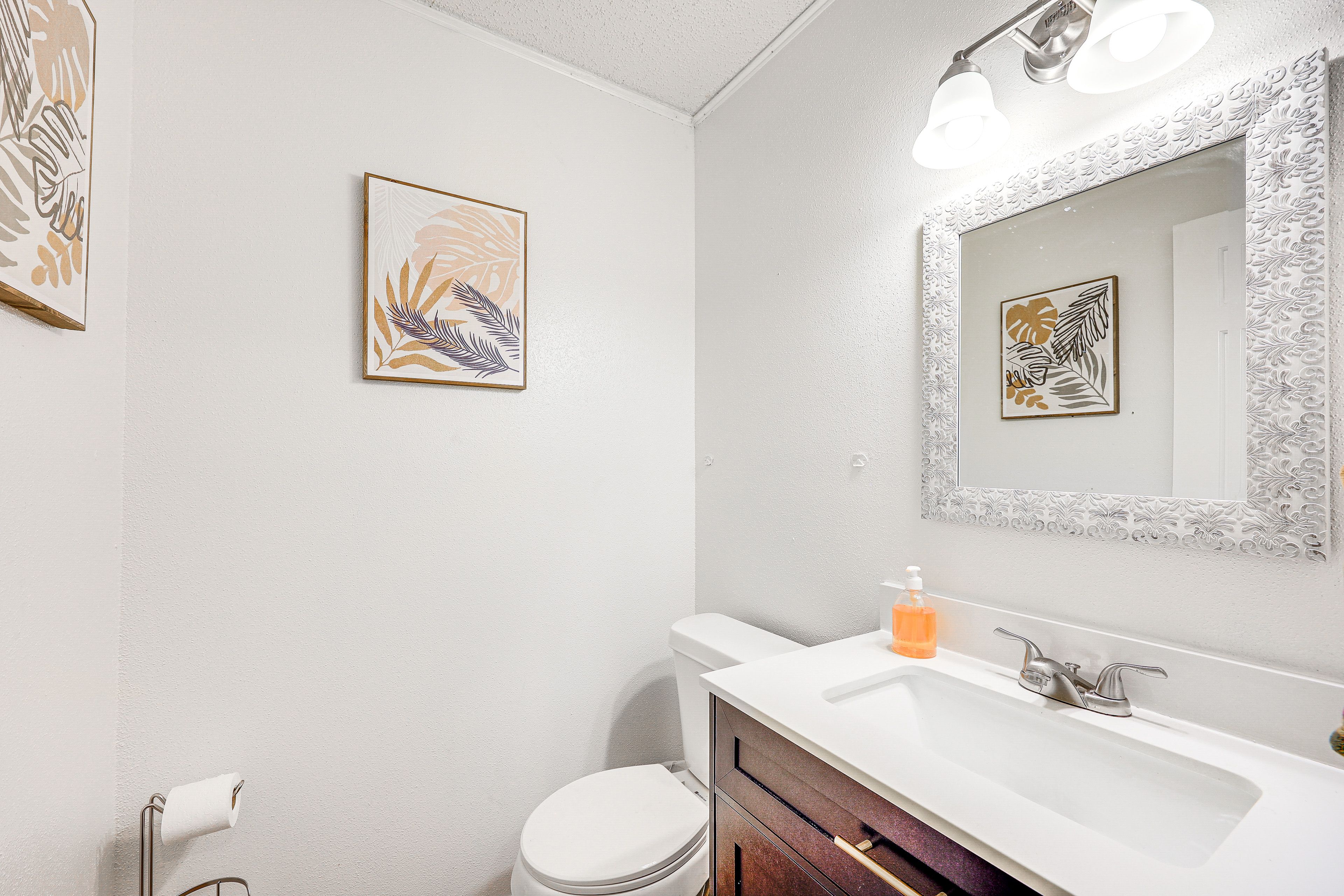 Half Bathroom | 1st Floor