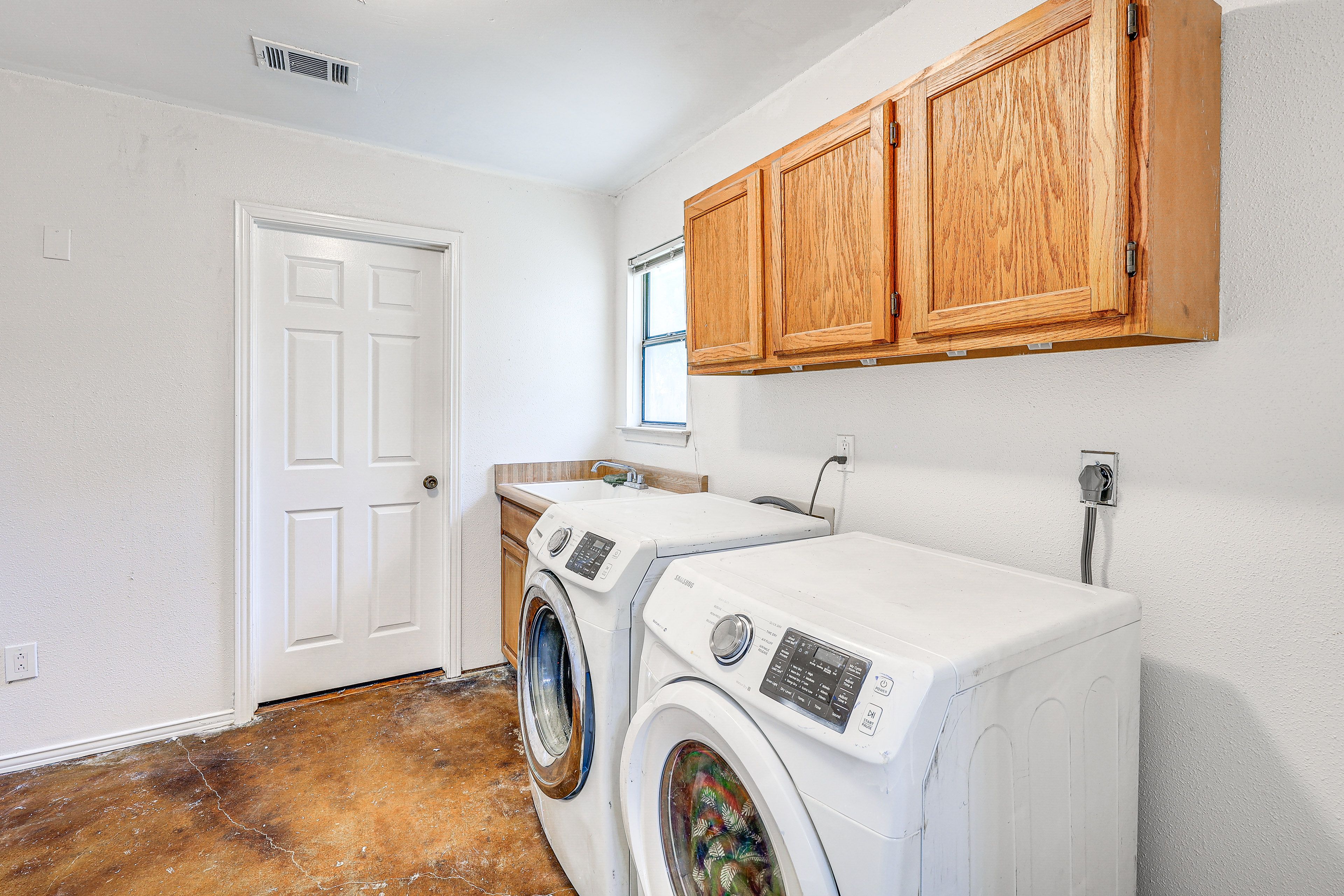 Laundry Area | 1st Floor