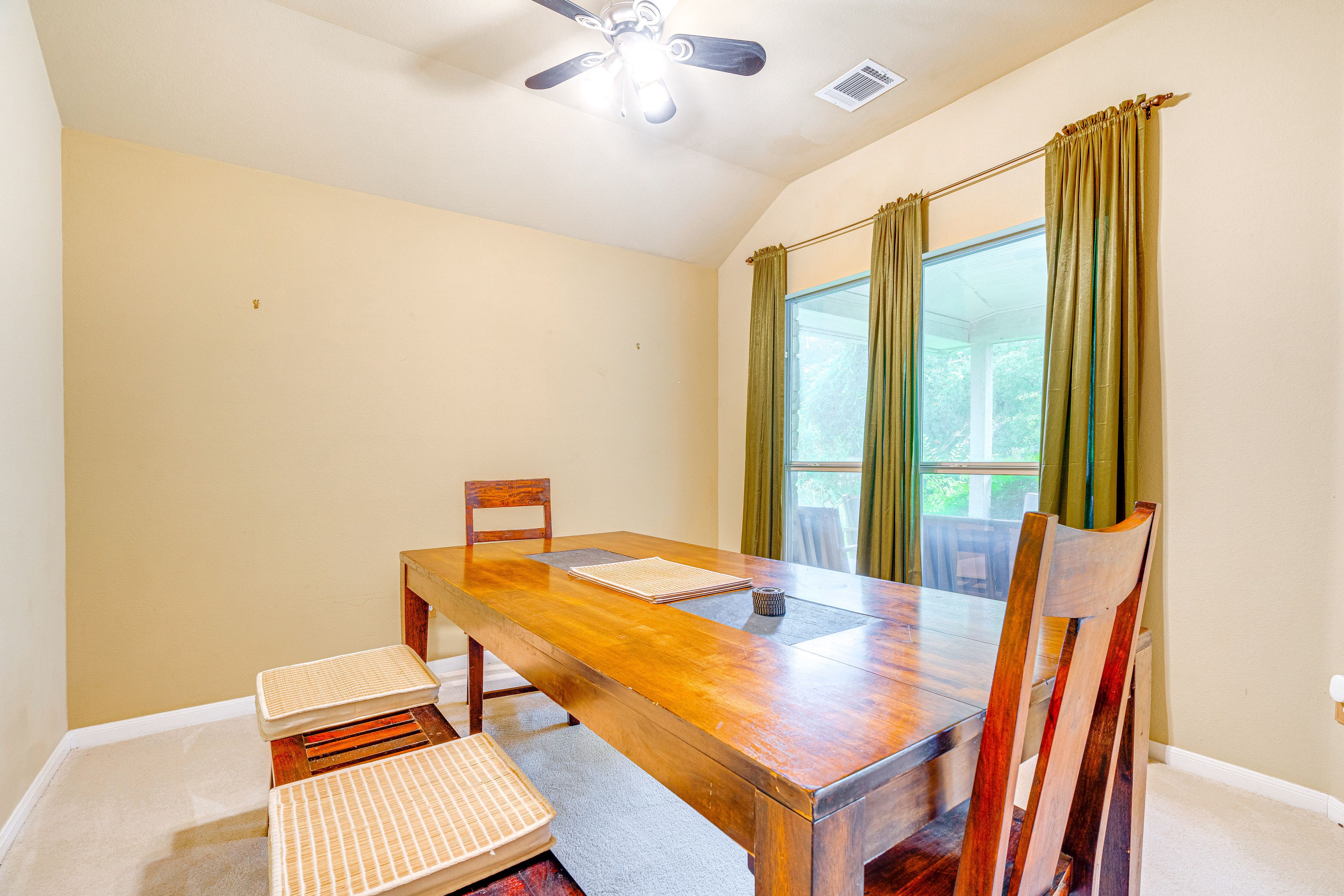 Dining Area | Dishware/Flatware