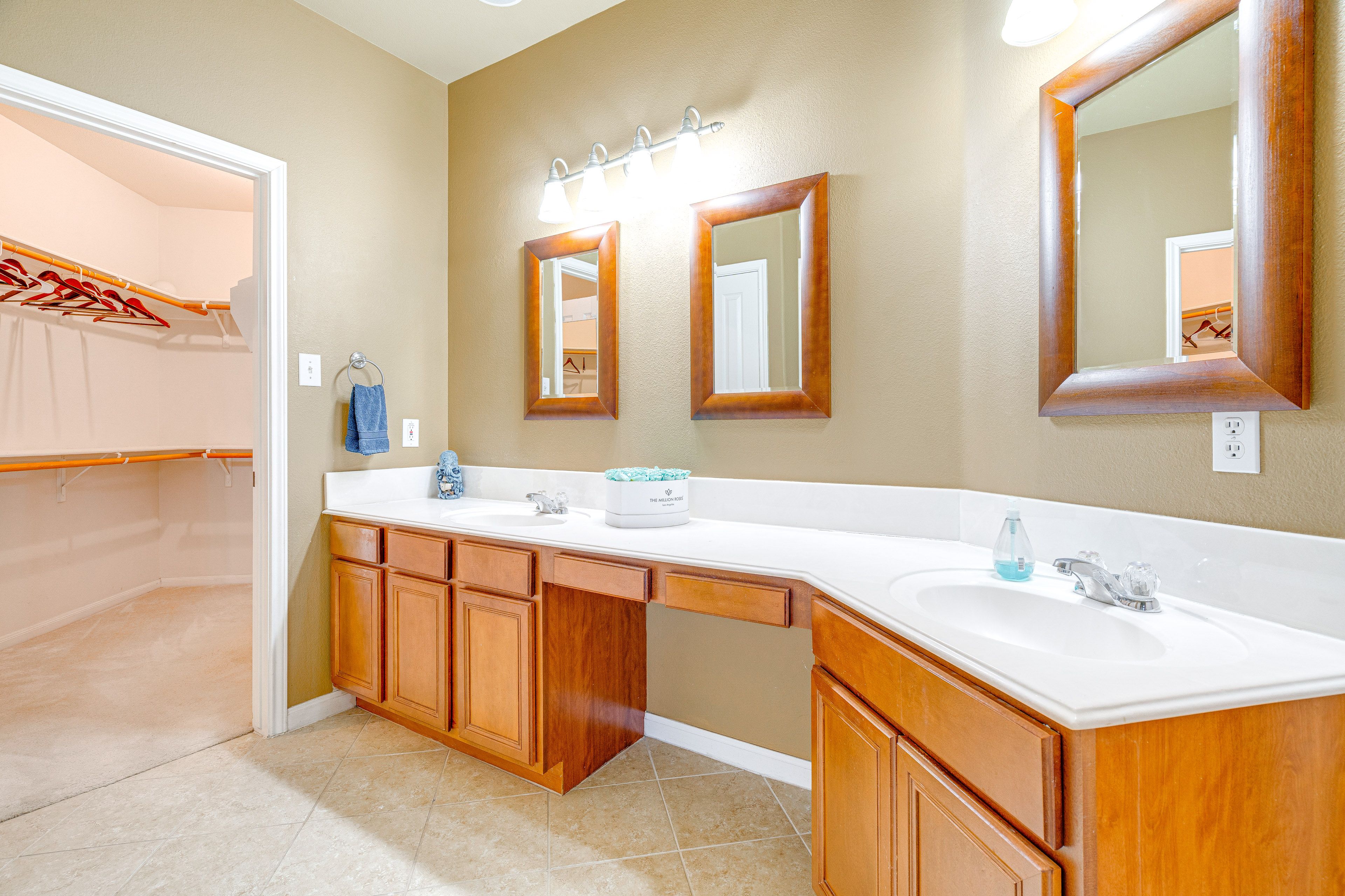 Full Bathroom | Complimentary Toiletries | Jetted Tub