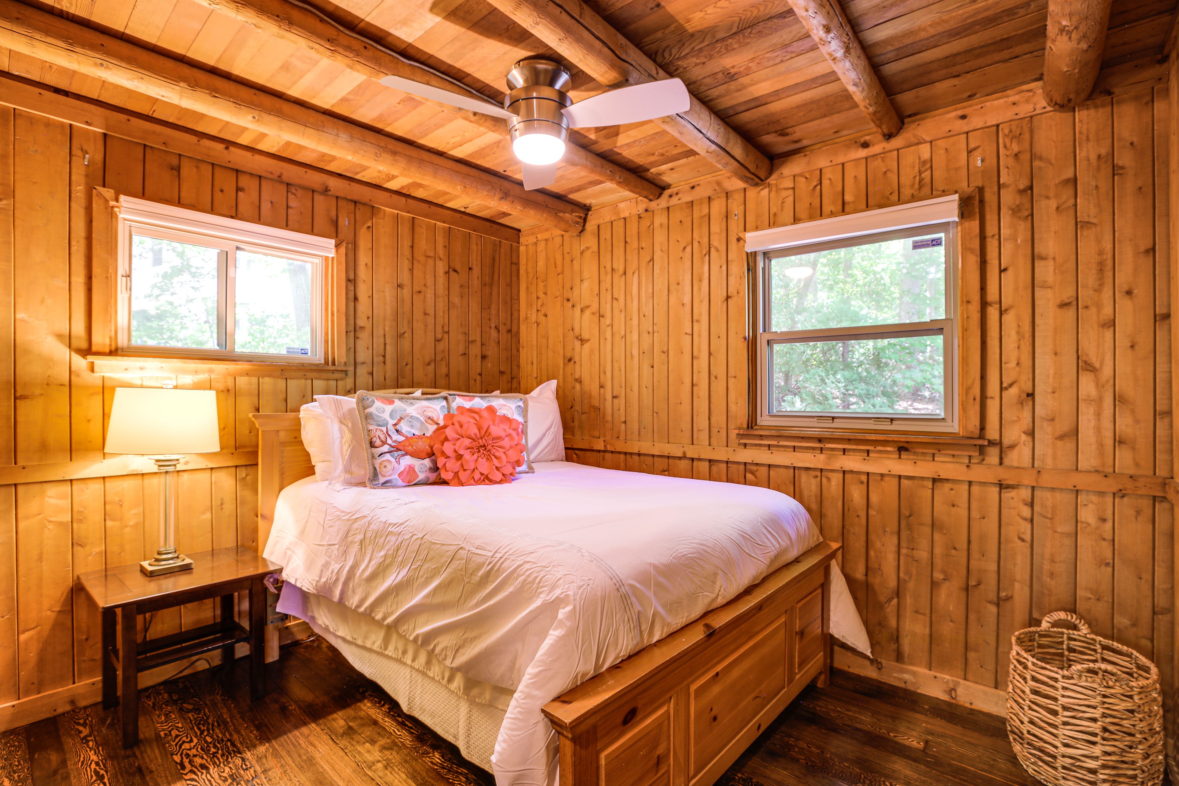 Bedroom 1 | Main Level | Queen Bed | Linens Provided
