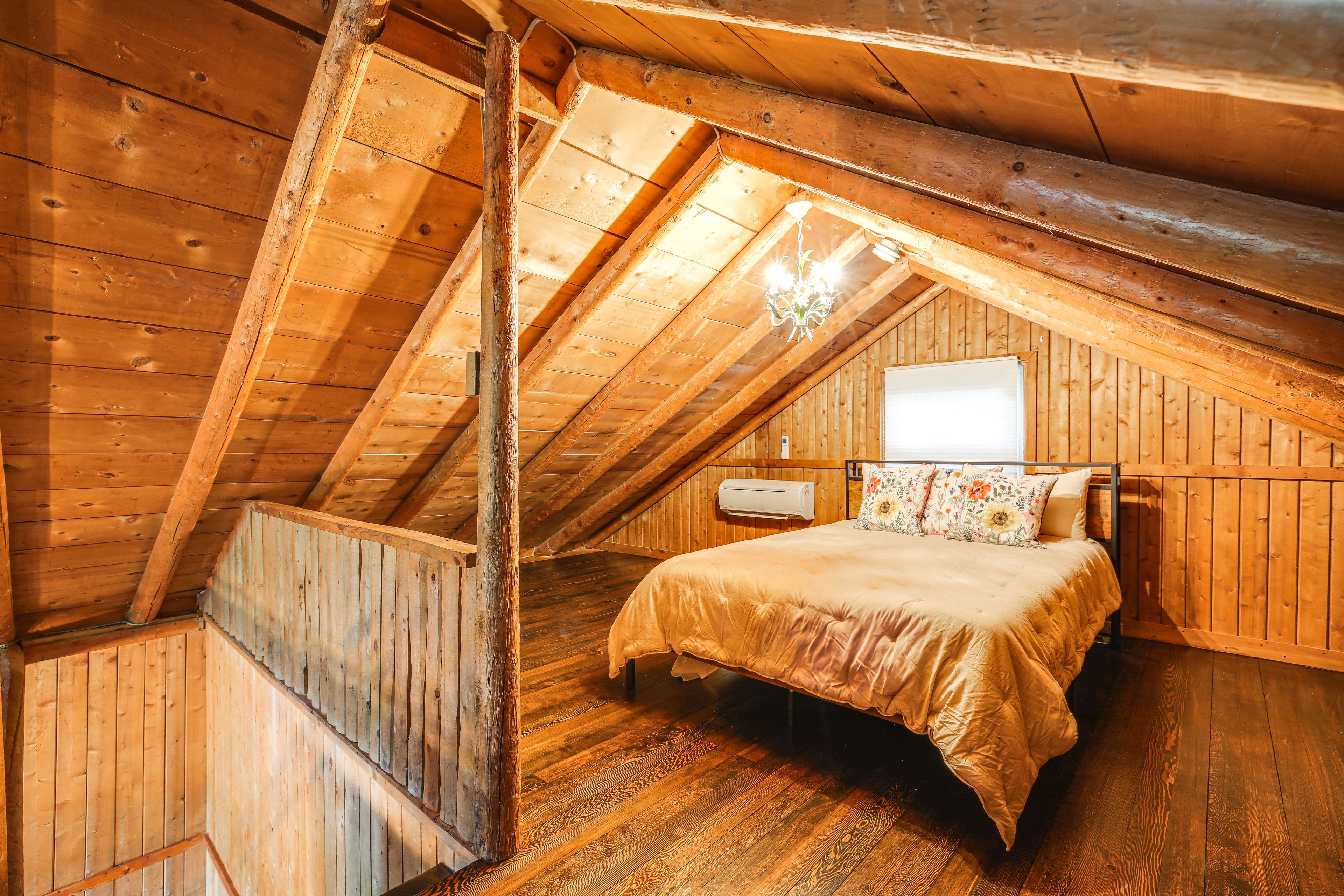 Loft | Upper Level | Queen Bed | Piano
