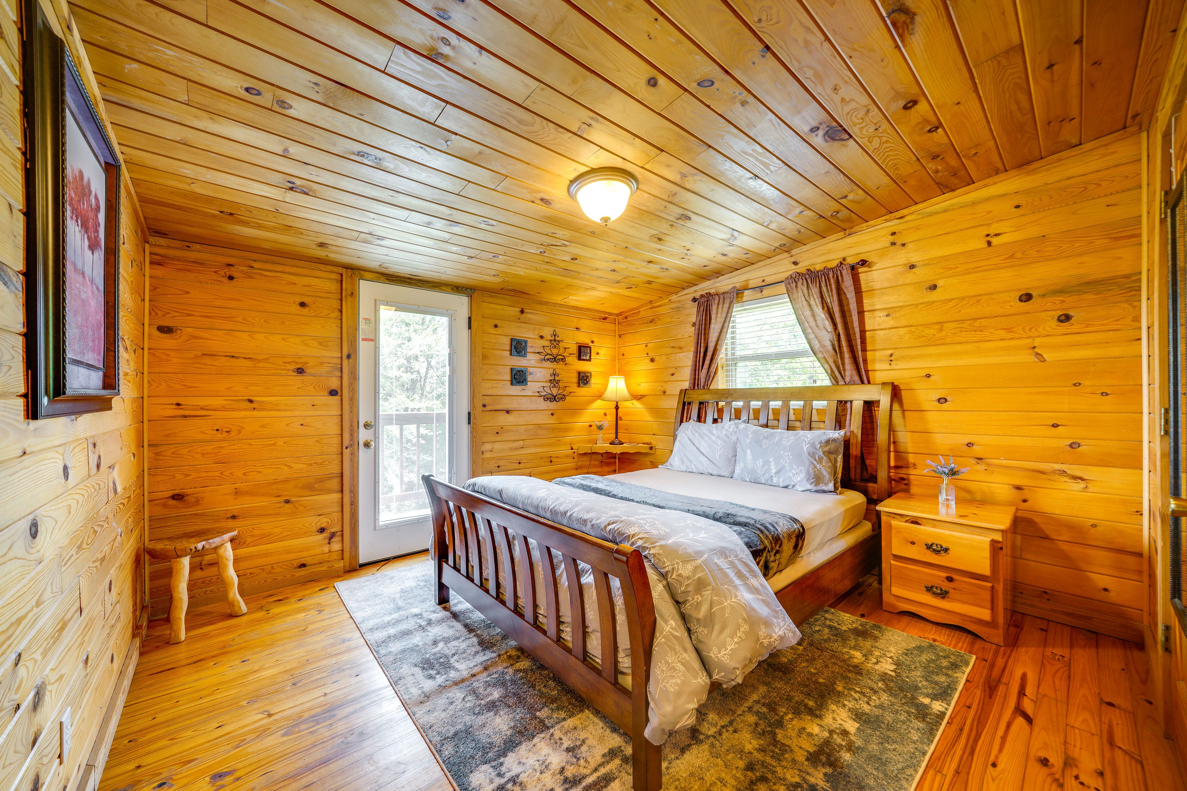 Bedroom 2 (Loft) | Queen Bed | 2nd Floor