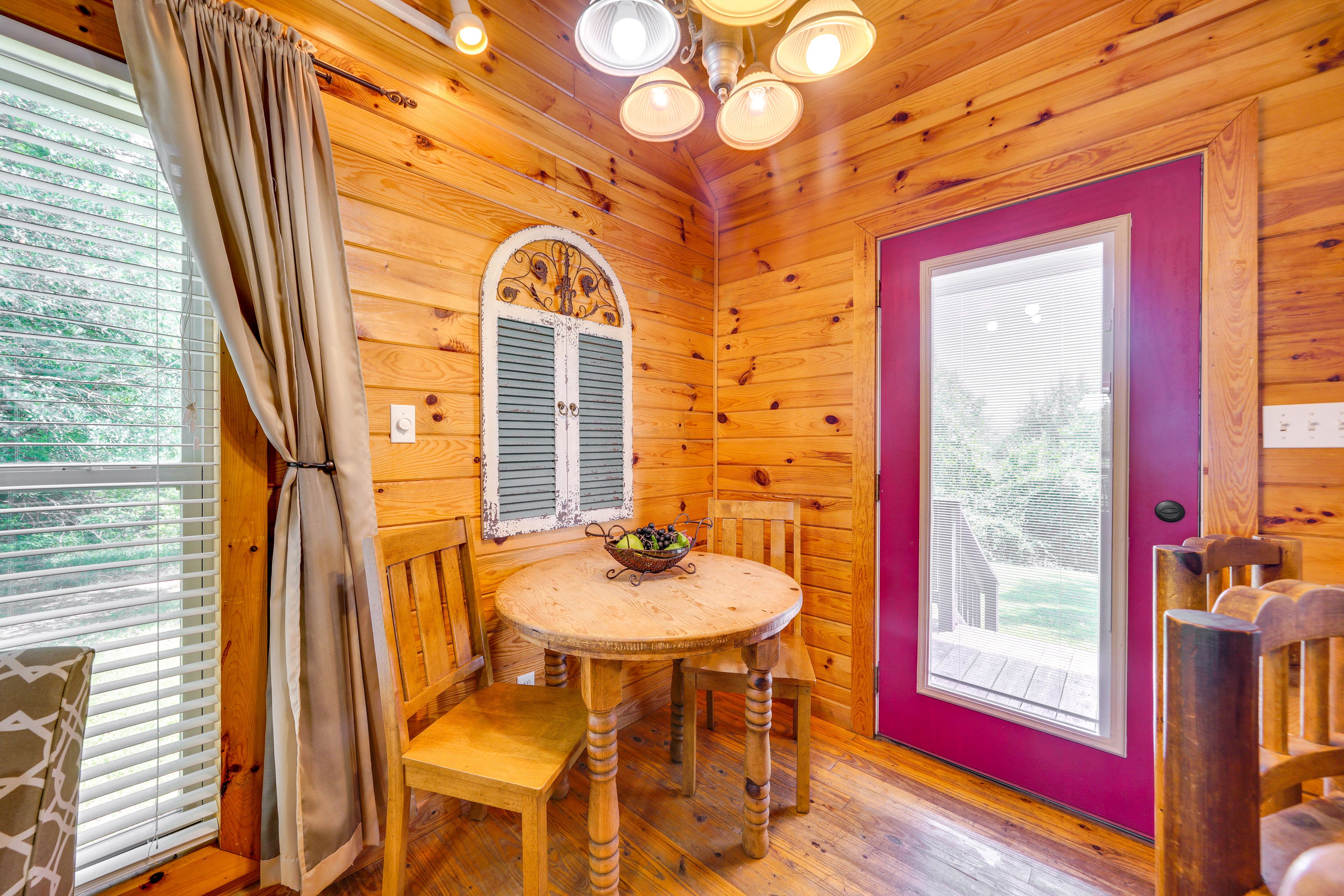 Dining Area | Dishware & Flatware Provided | Central A/C & Heat | 1st Floor