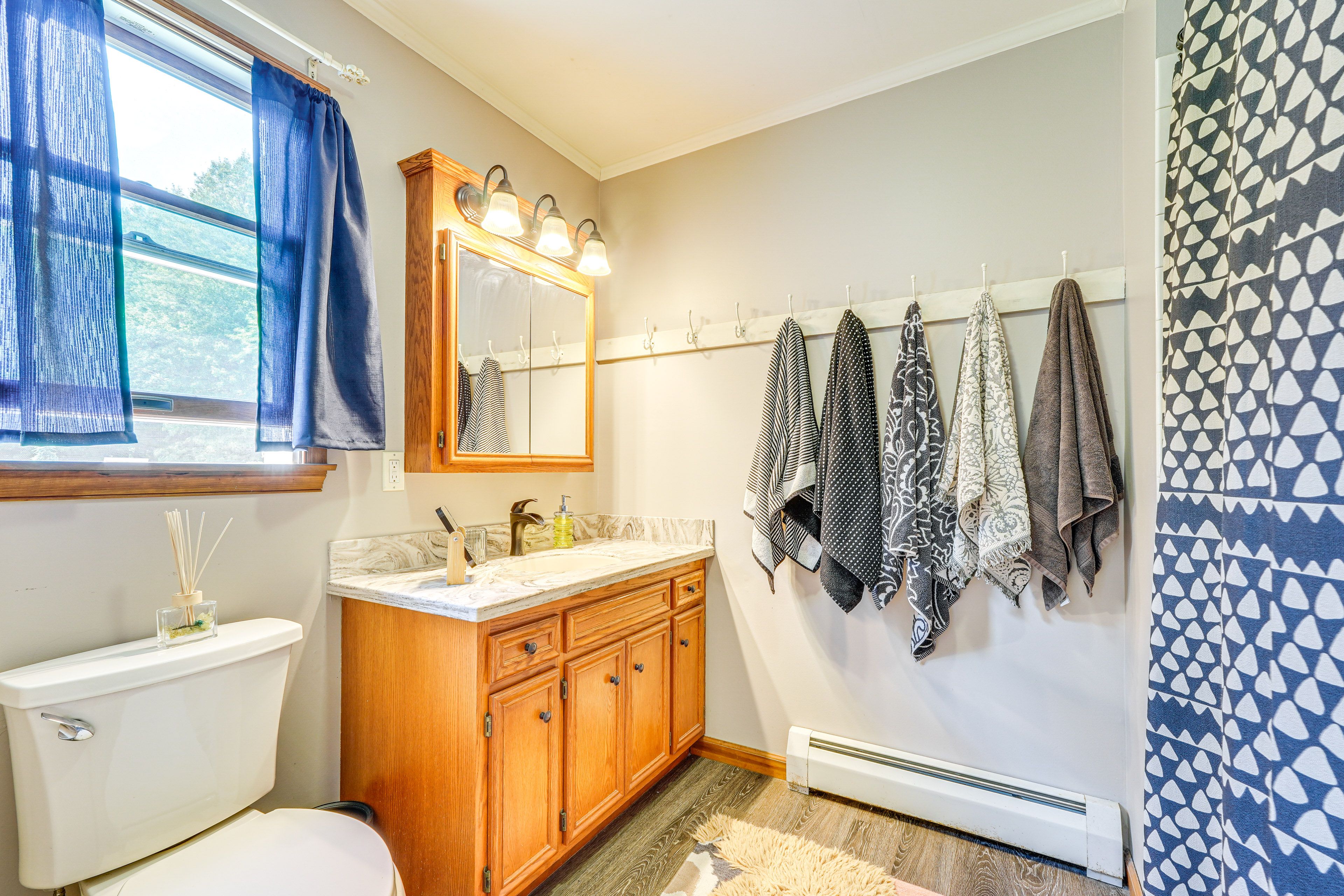 Bathroom | Complimentary Toiletries | 2nd Floor