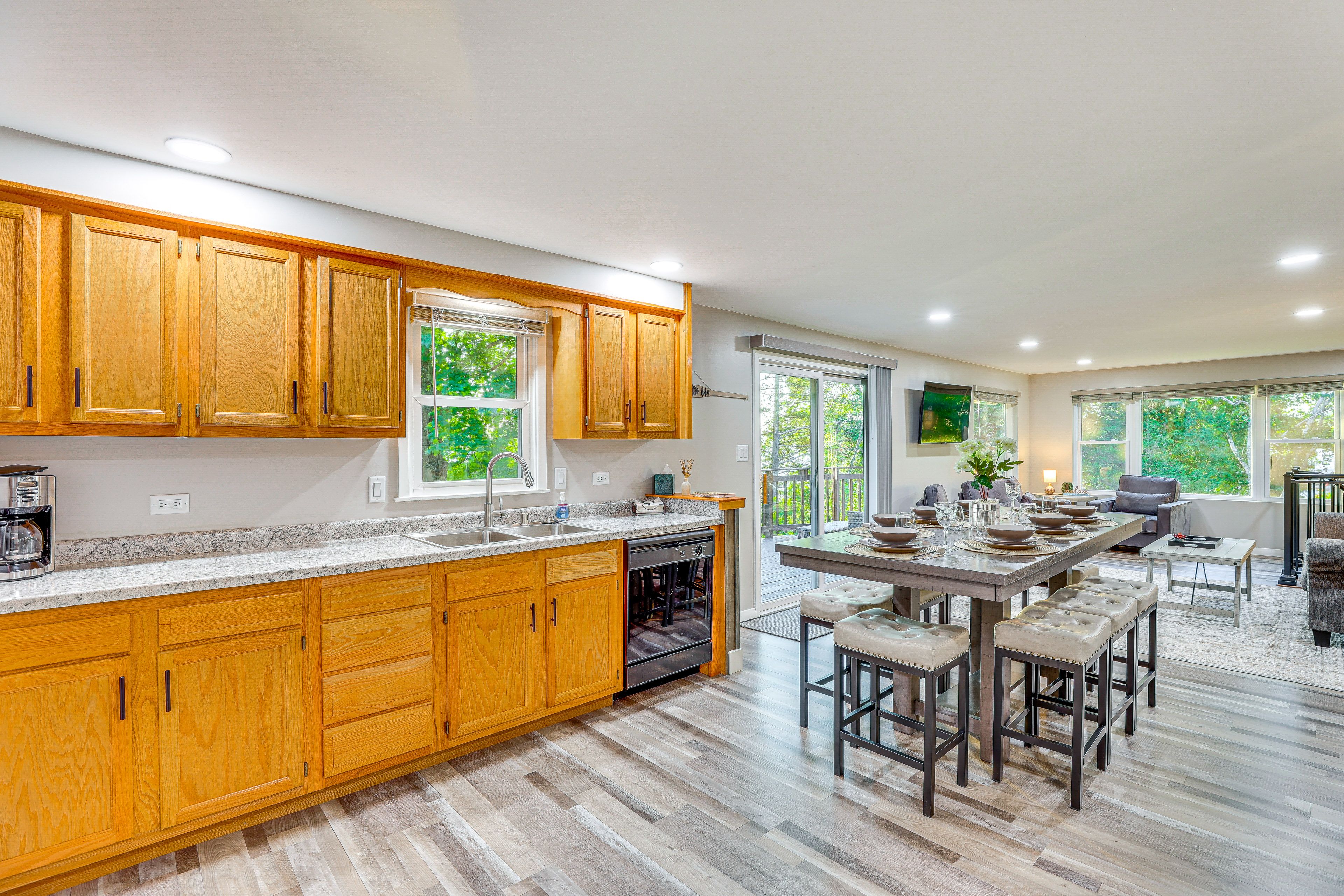 Kitchen | Blender | Trash Bags/Paper Towels | Main Level