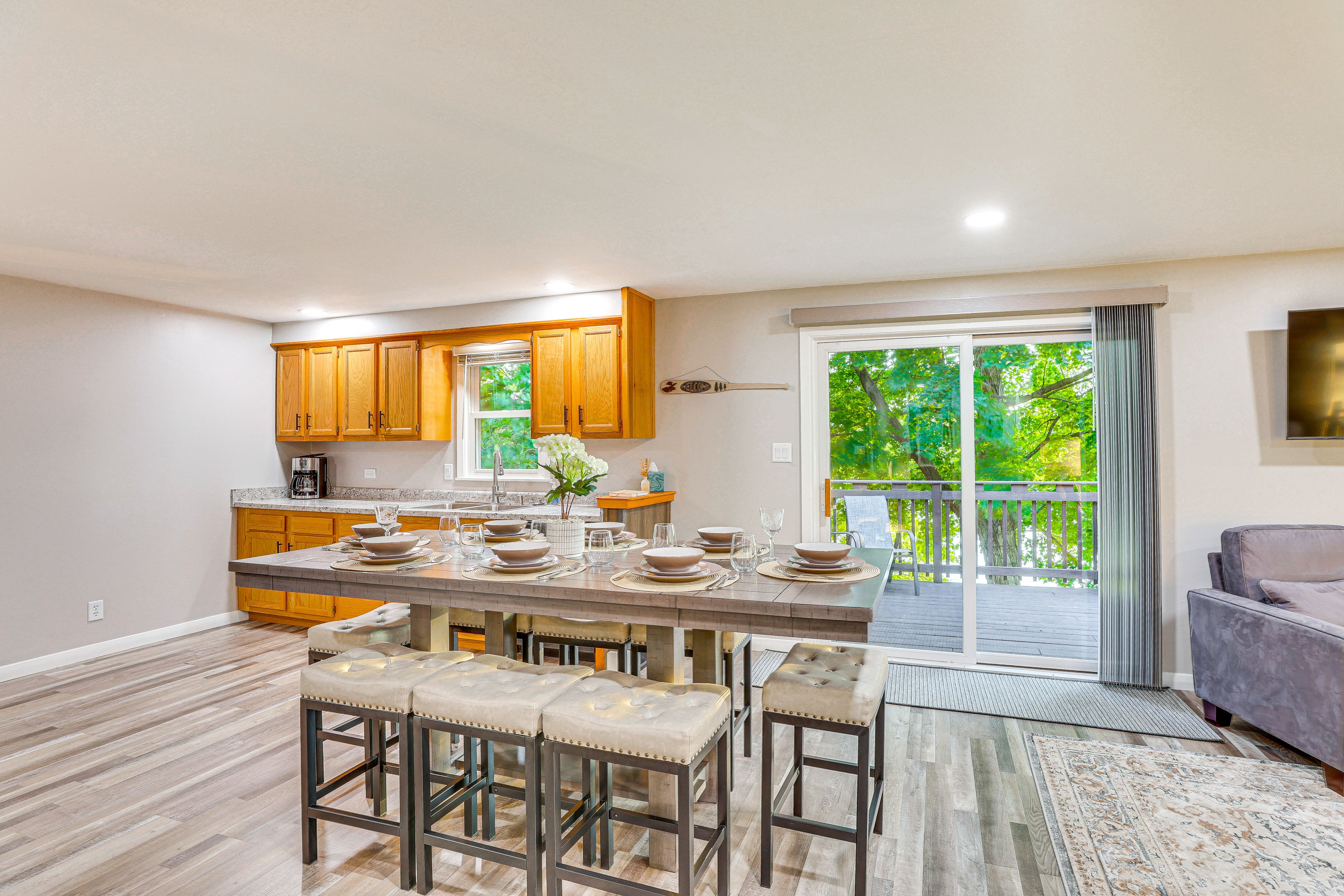 Dining Area | Dishware/Flatware Provided | Main Level