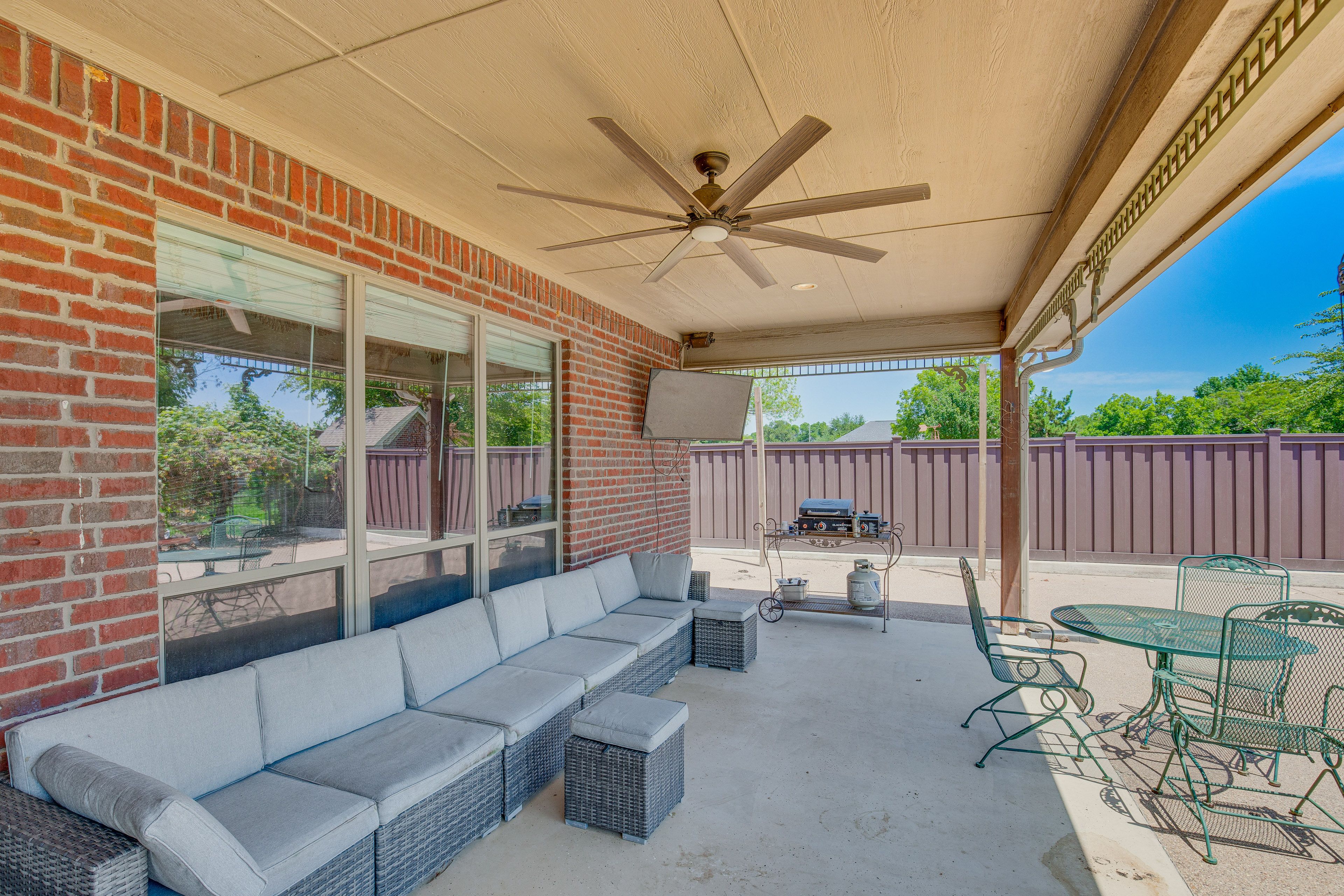 Furnished Patio | Gas Grill