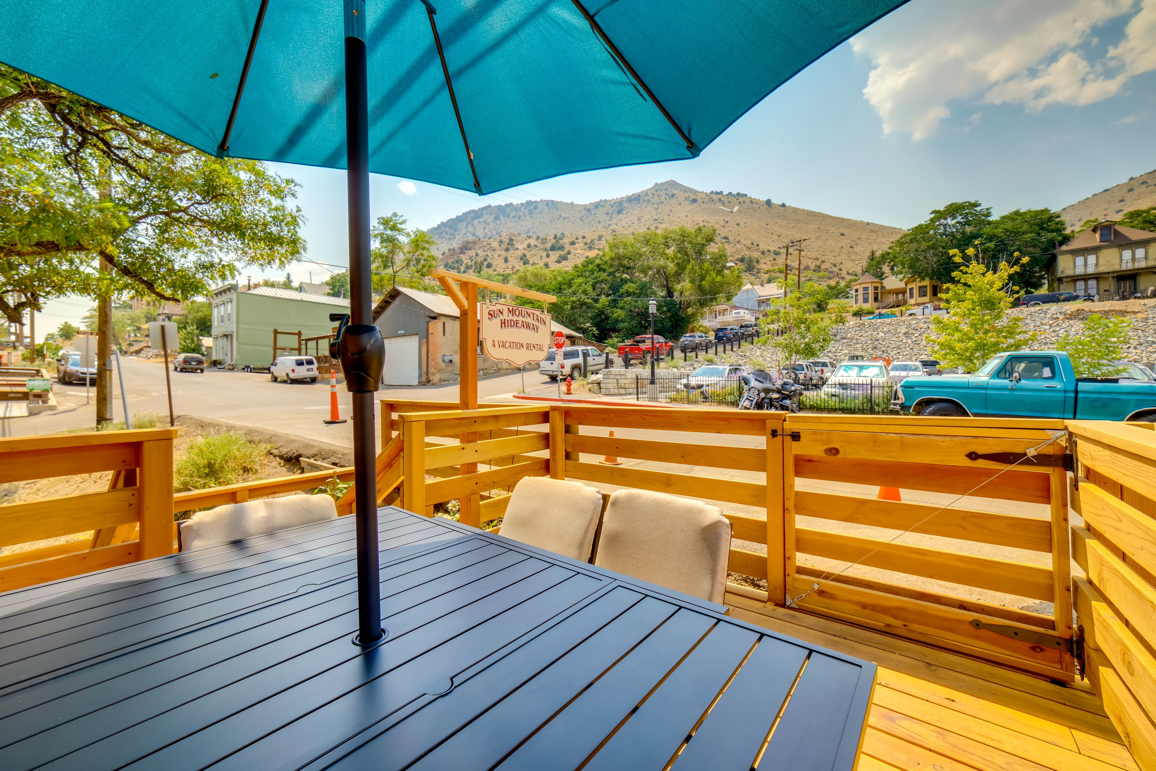 Deck | Dining Area