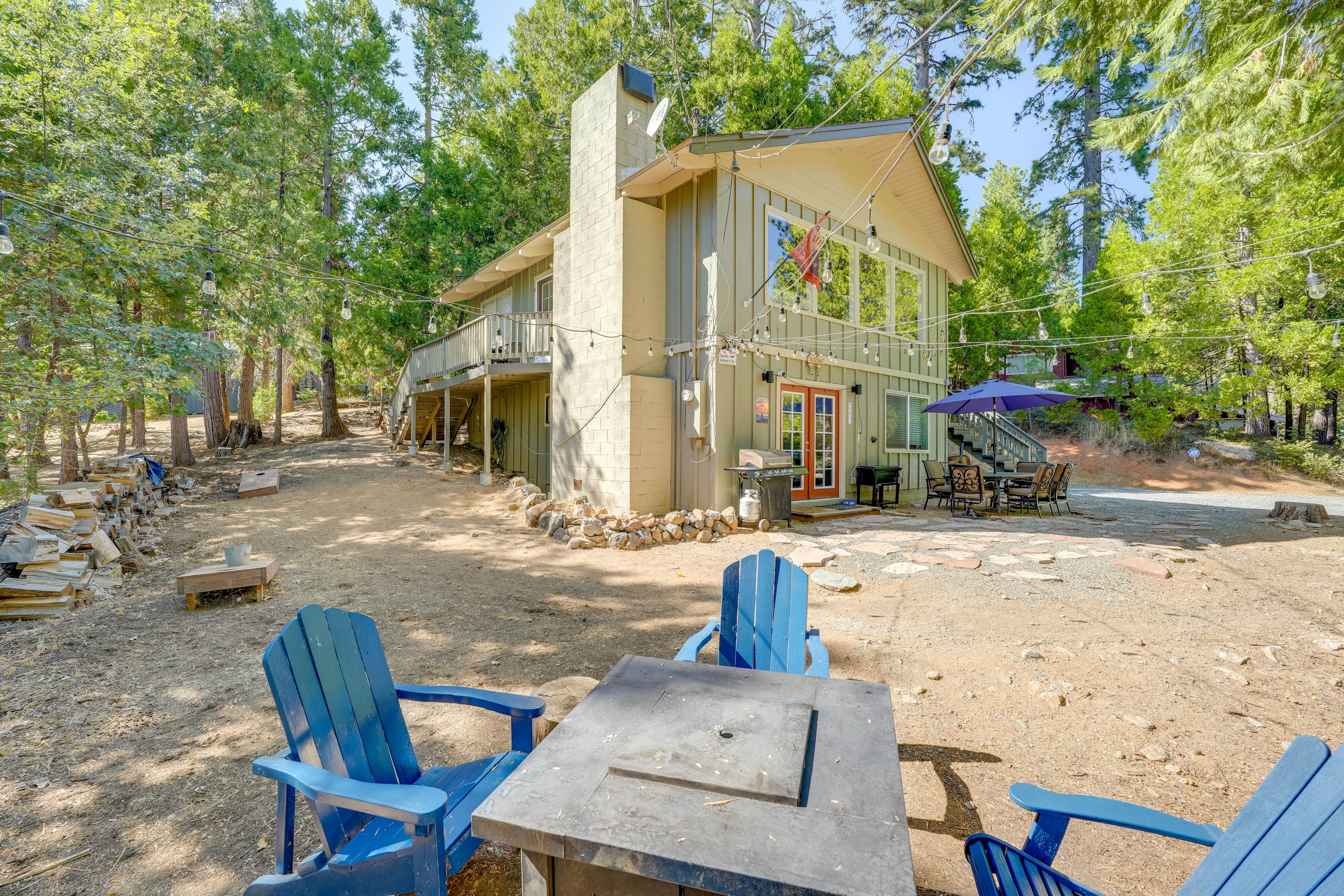 Gas Fire Pit | Cornhole