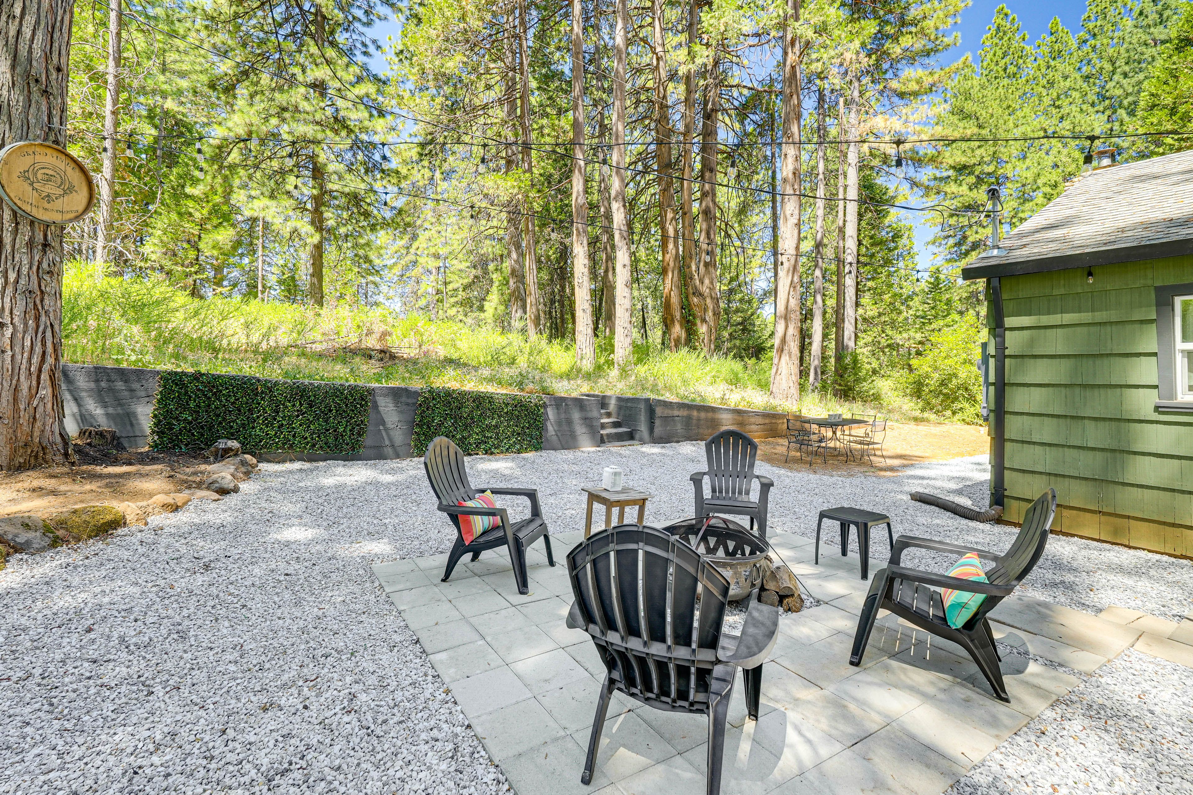 Back Patio | Fire Pit | Gas Grill