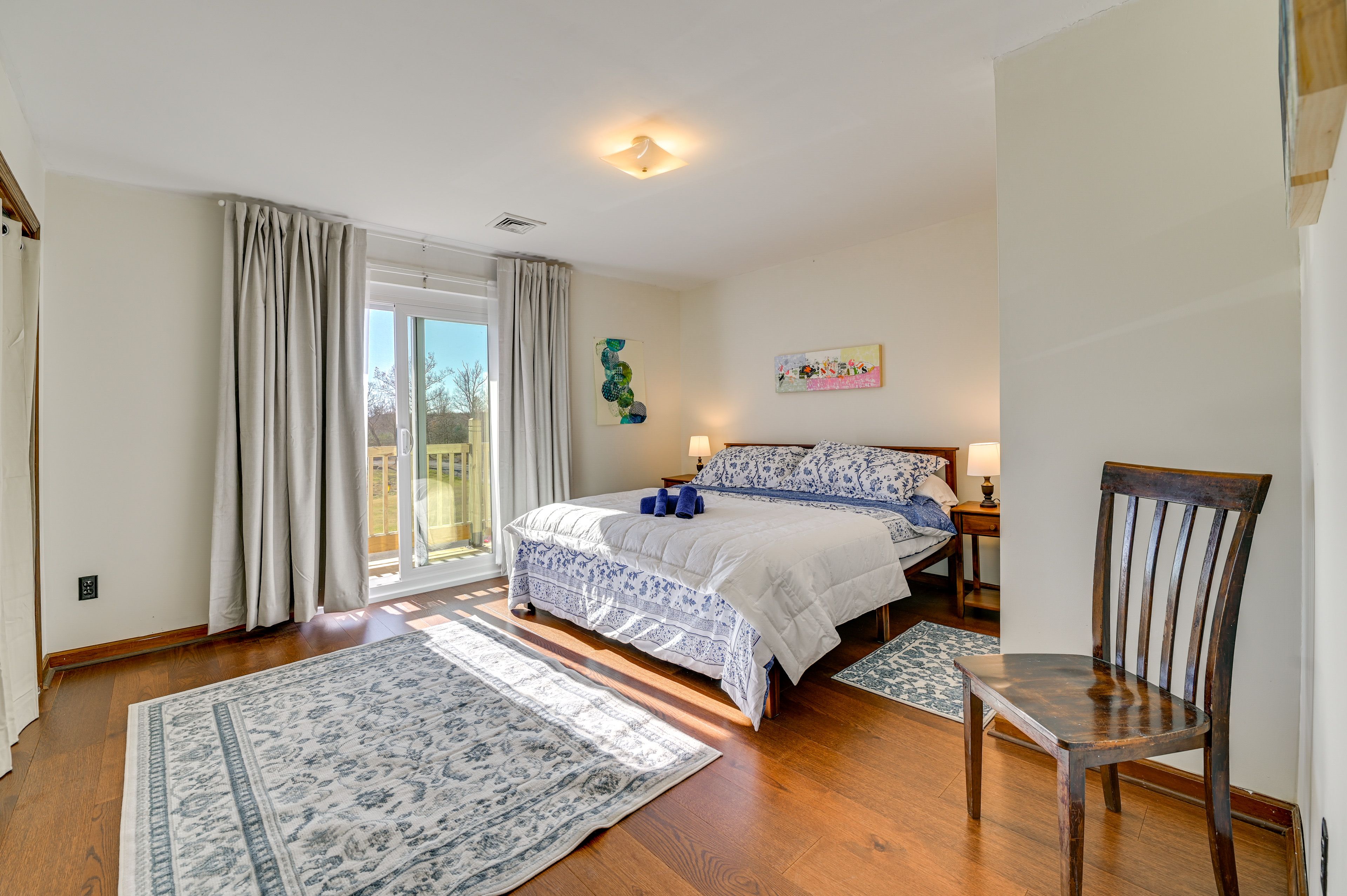 Bedroom 1 | 2nd Floor | Queen Bed
