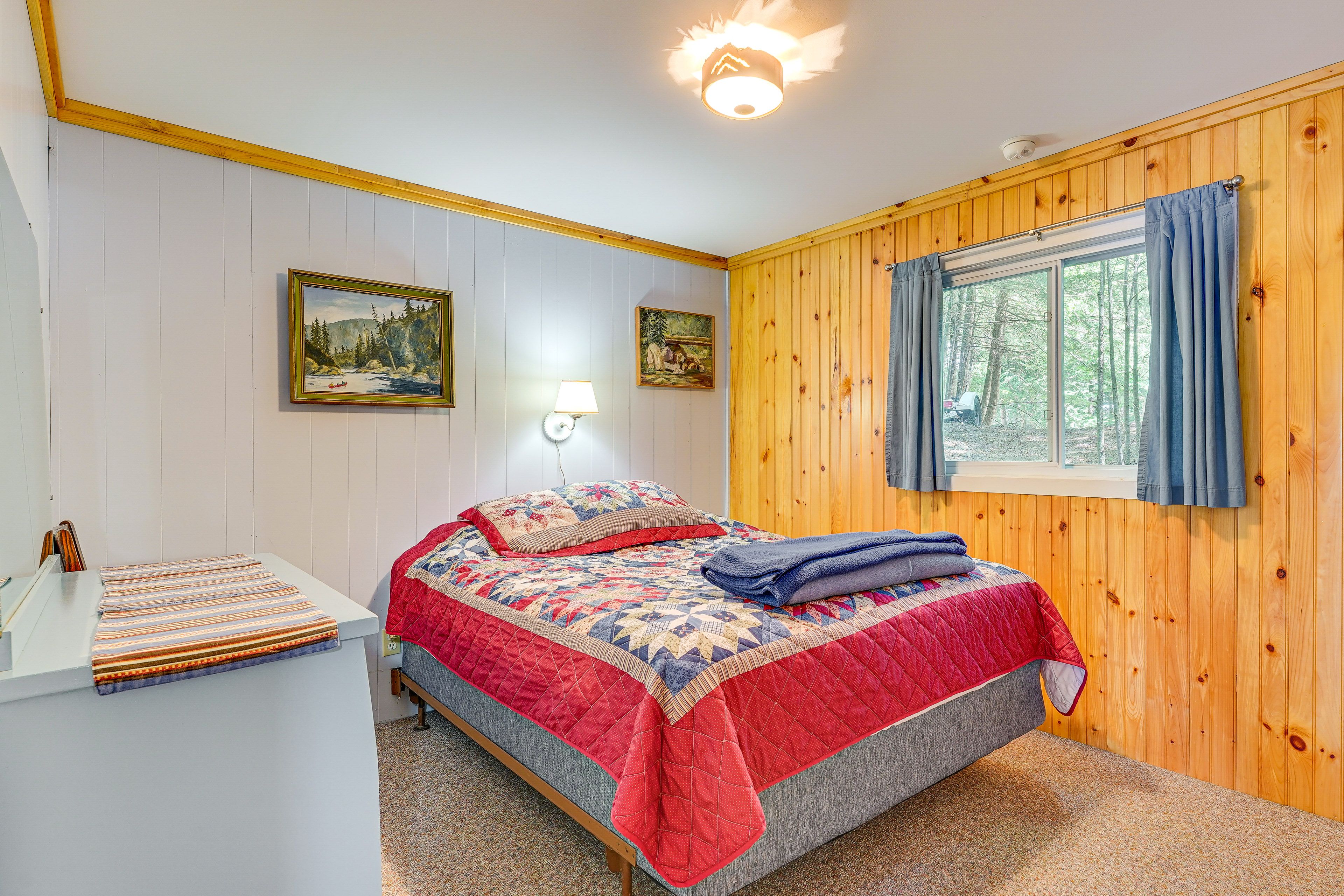 Bedroom 1 | Queen Bed | Linens Provided