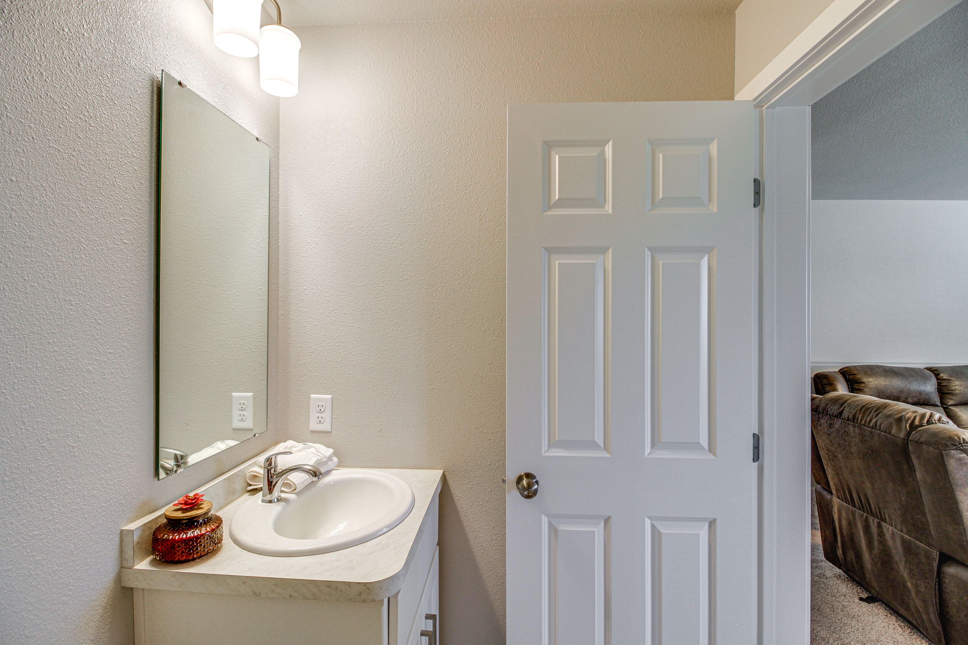 Bathroom | Towels Provided | Basement Level