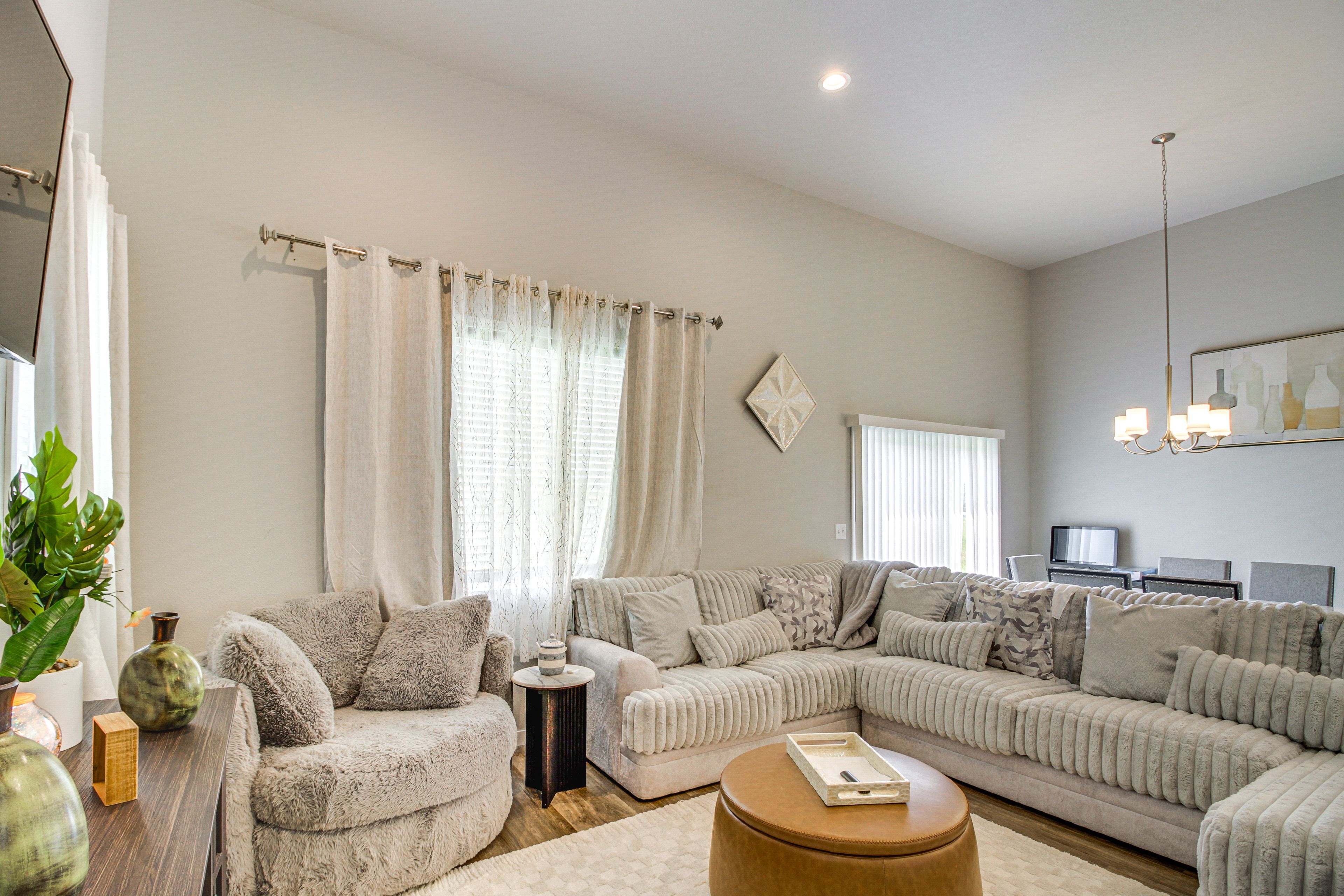 Living Room | Smart TV | Free WiFi | 1st Floor