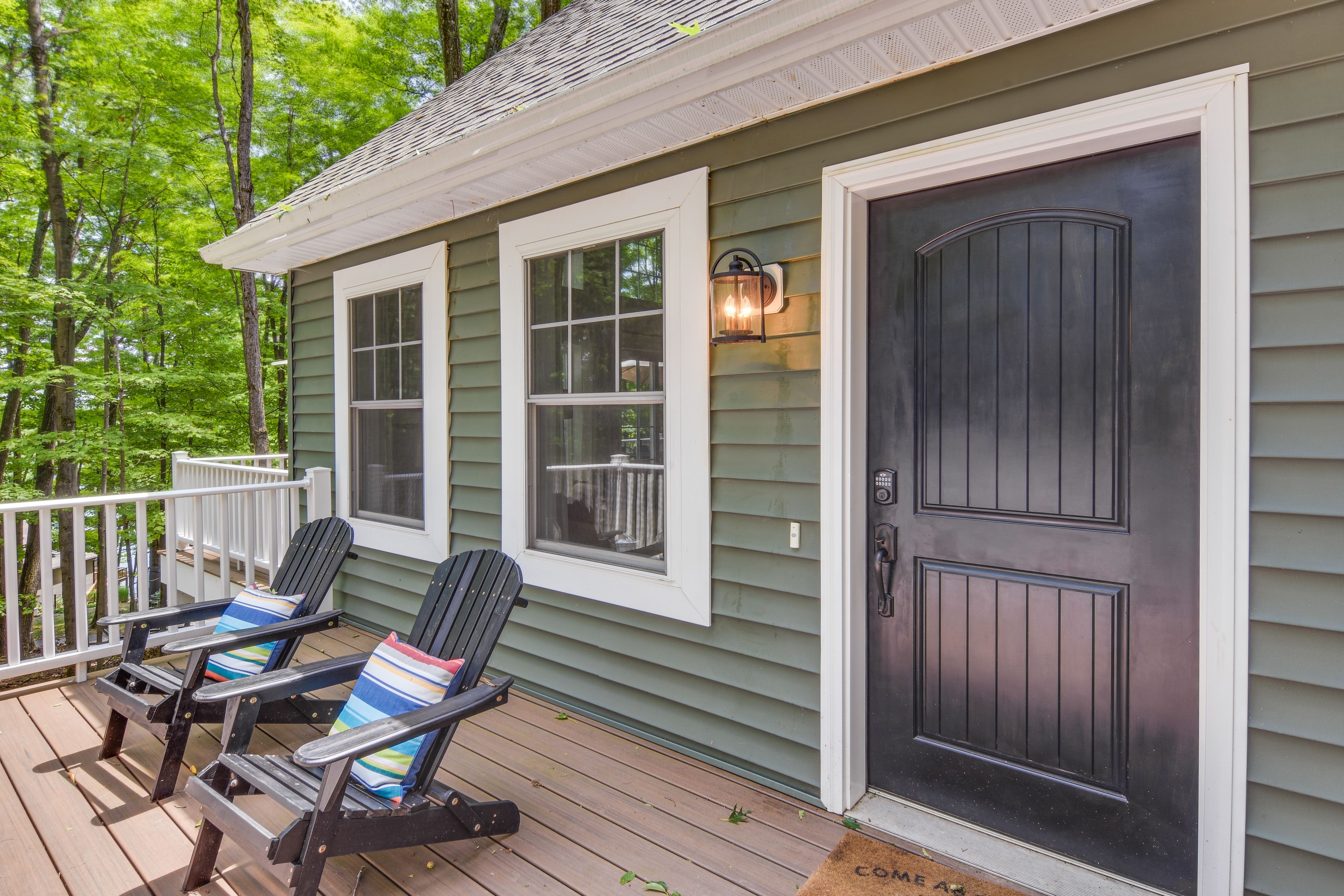 Private Deck | 2 Outdoor Dining Areas
