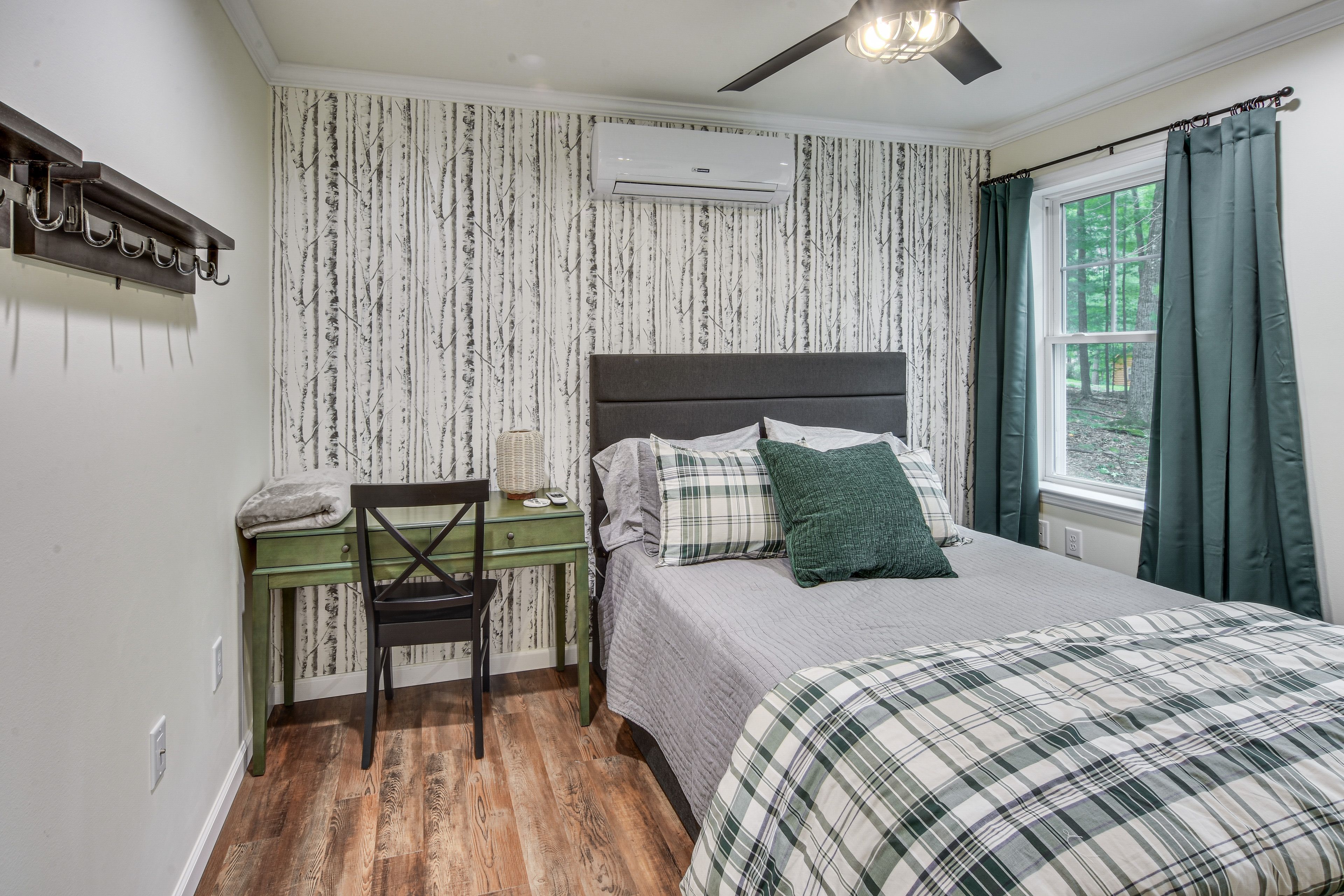 Bedroom 2 | Queen Bed | 1st Floor | Ceiling Fans