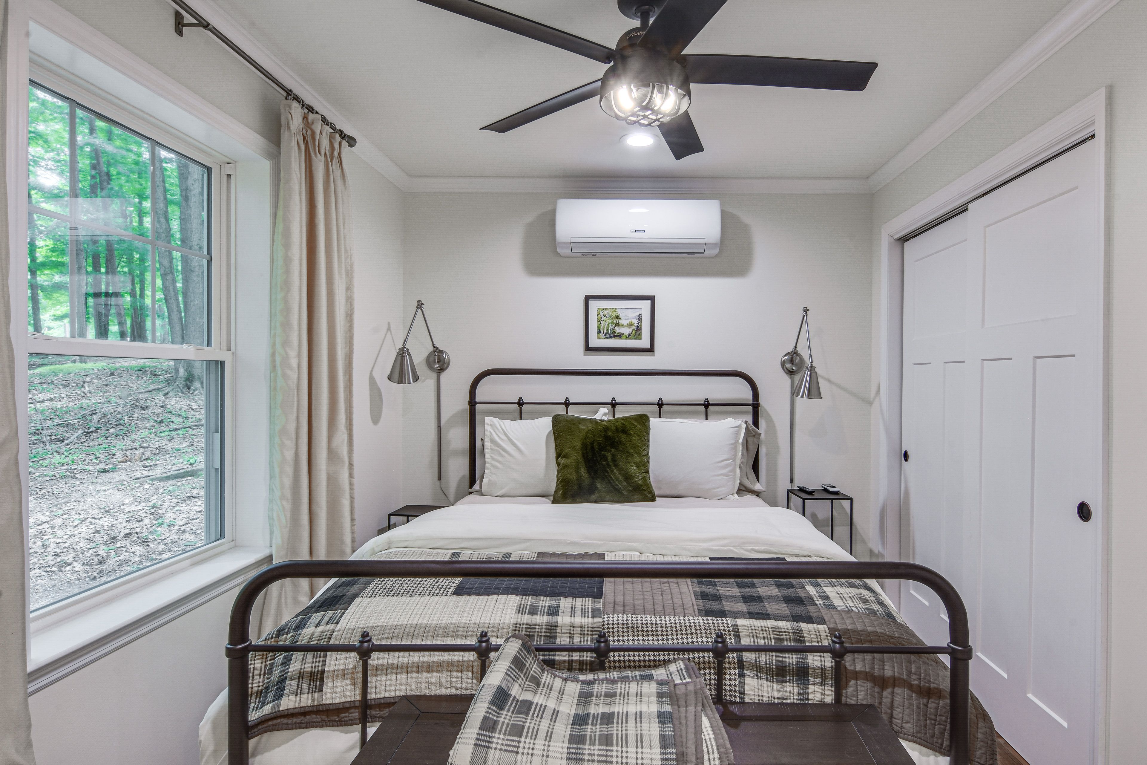 Bedroom 1 | Queen Bed | 1st Floor | Linens Provided
