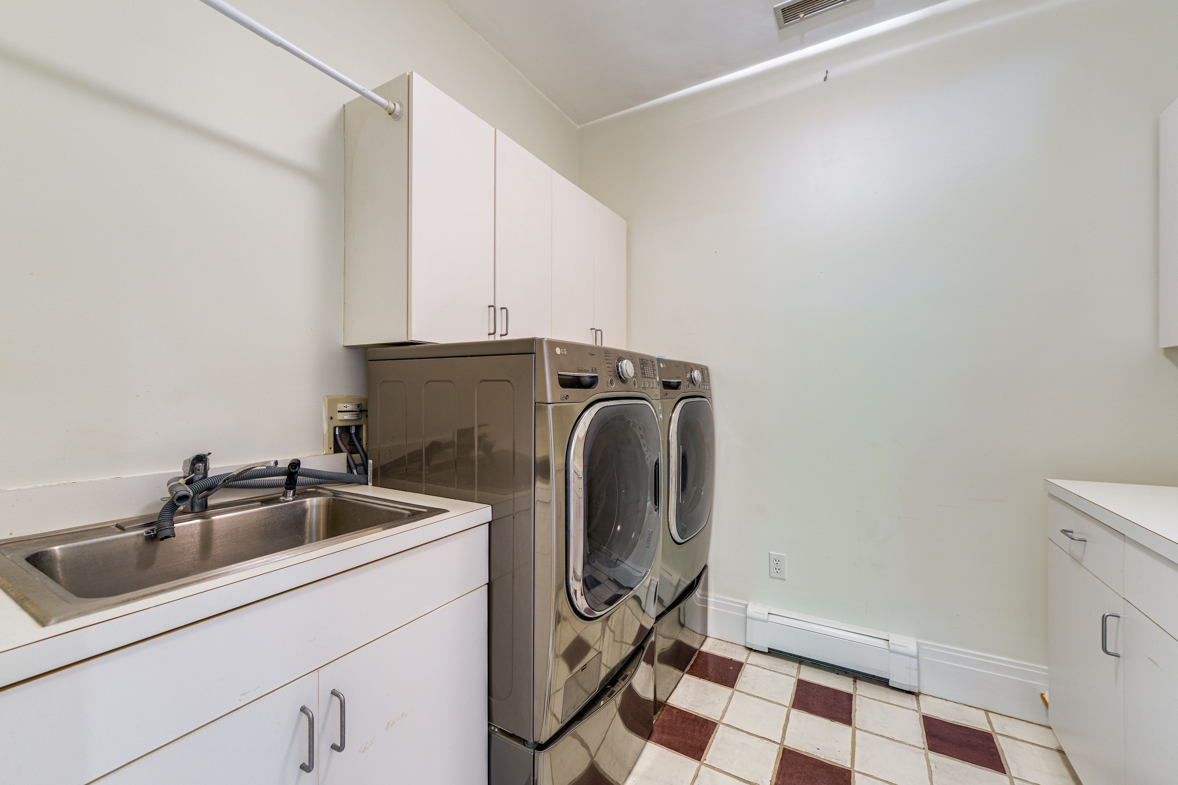 Laundry Room | Washer/Dryer