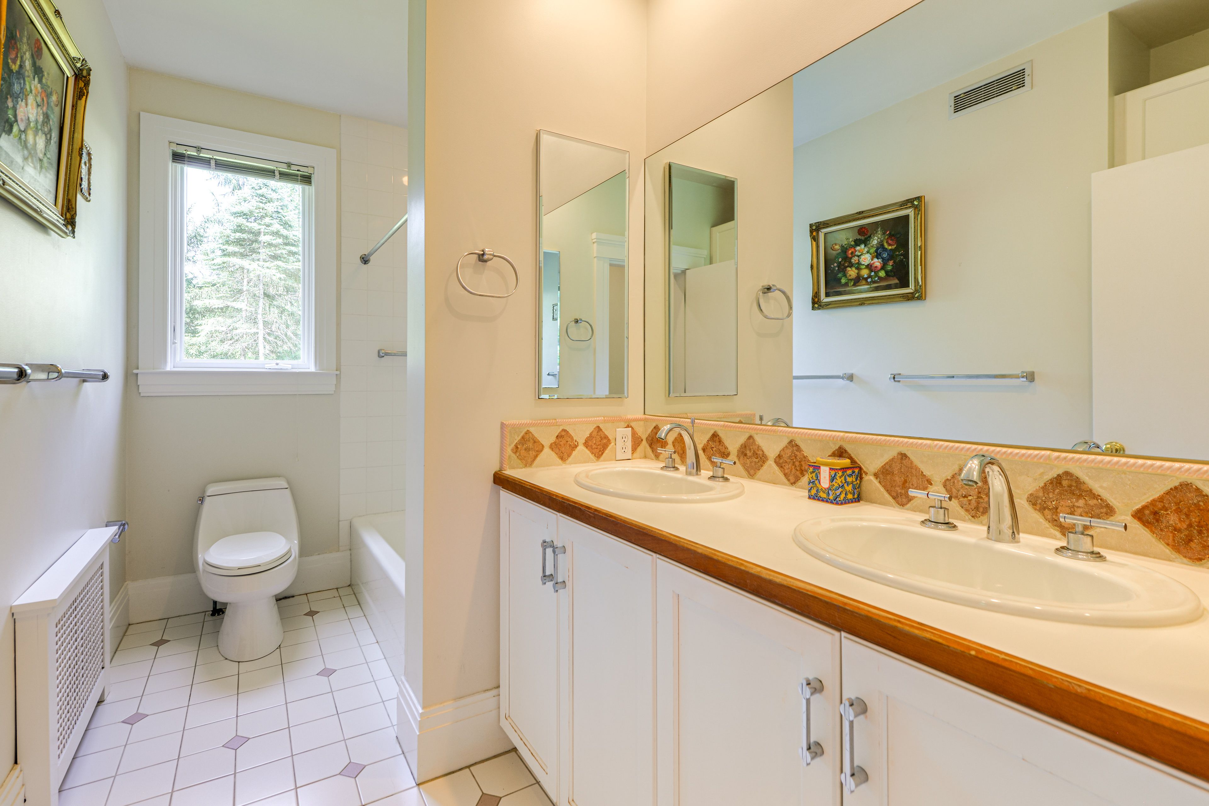 Full Bathroom