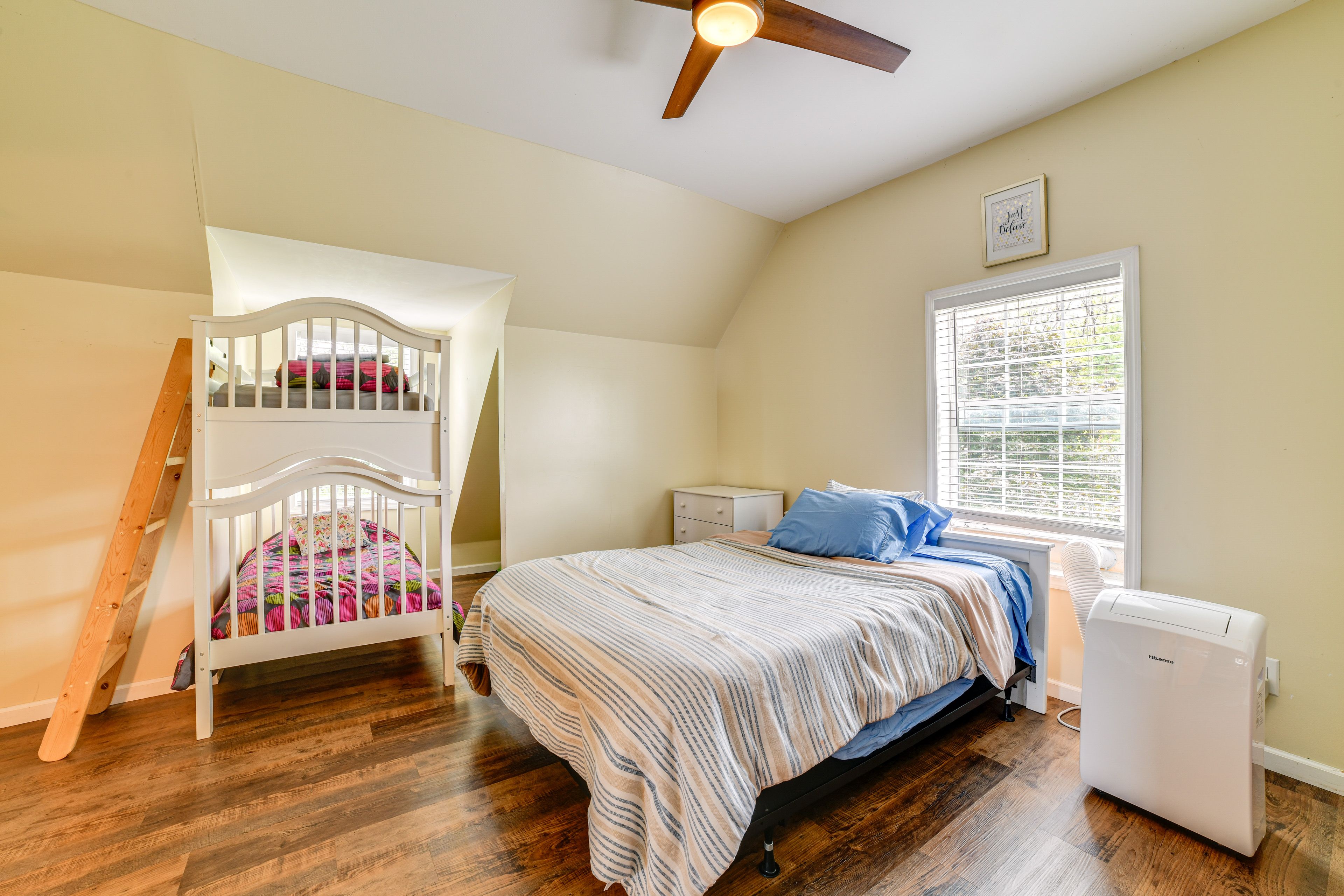 Loft | Queen Bed | 2 Twin Bunk Beds | 2nd Floor
