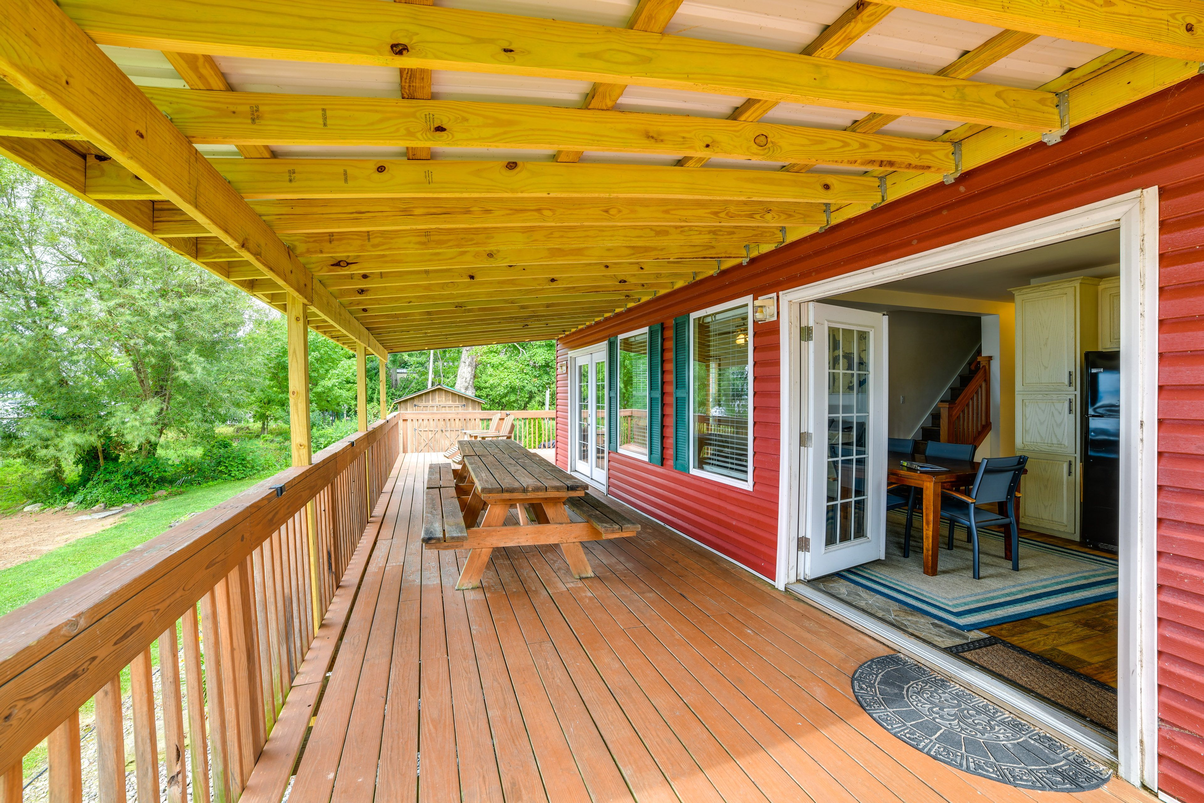 Wraparound Deck