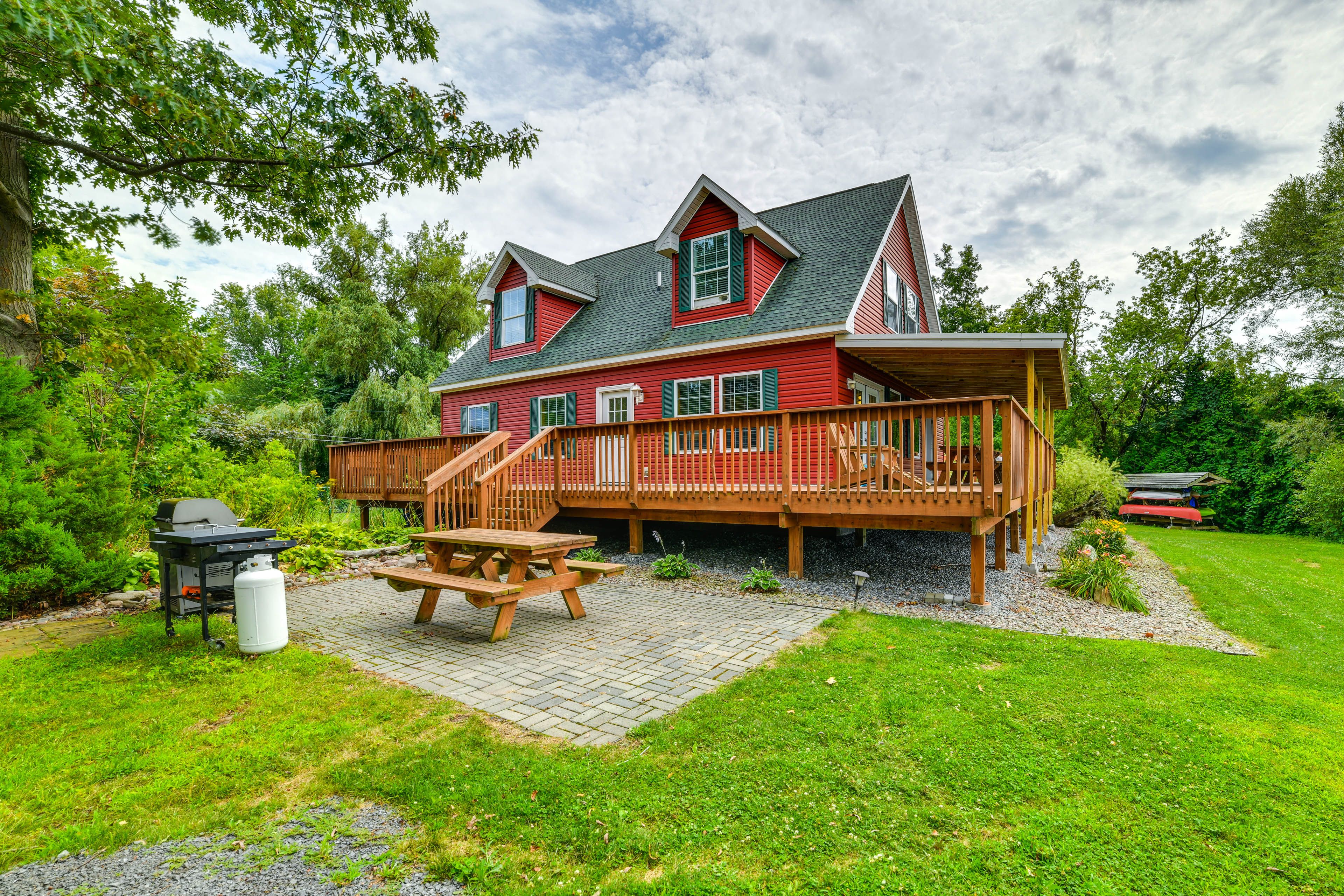 Private Patio | Gas Grill