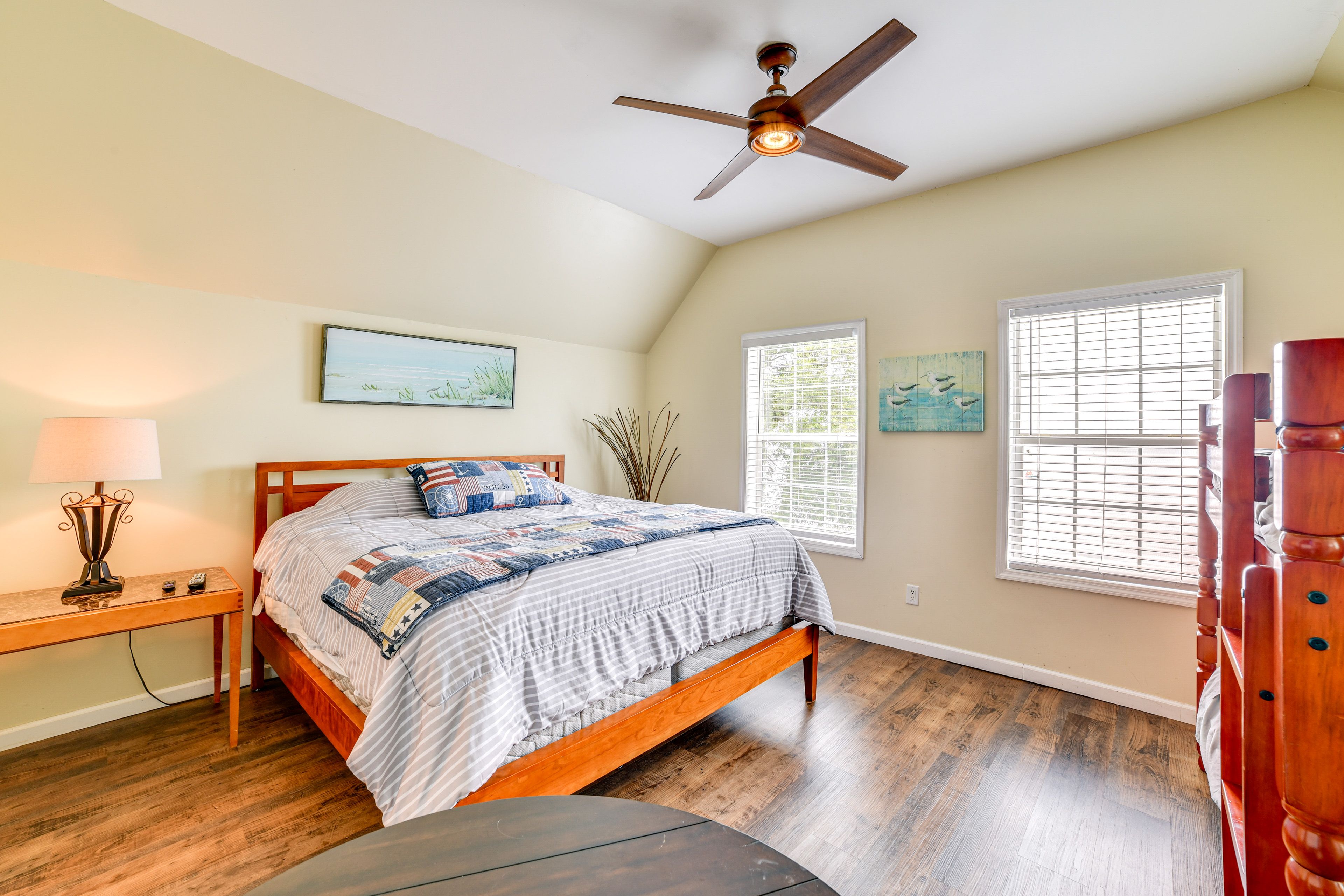 Bedroom 4 | King Bed | Twin Bunk Bed | Shared En-Suite Bathroom | 2nd Floor