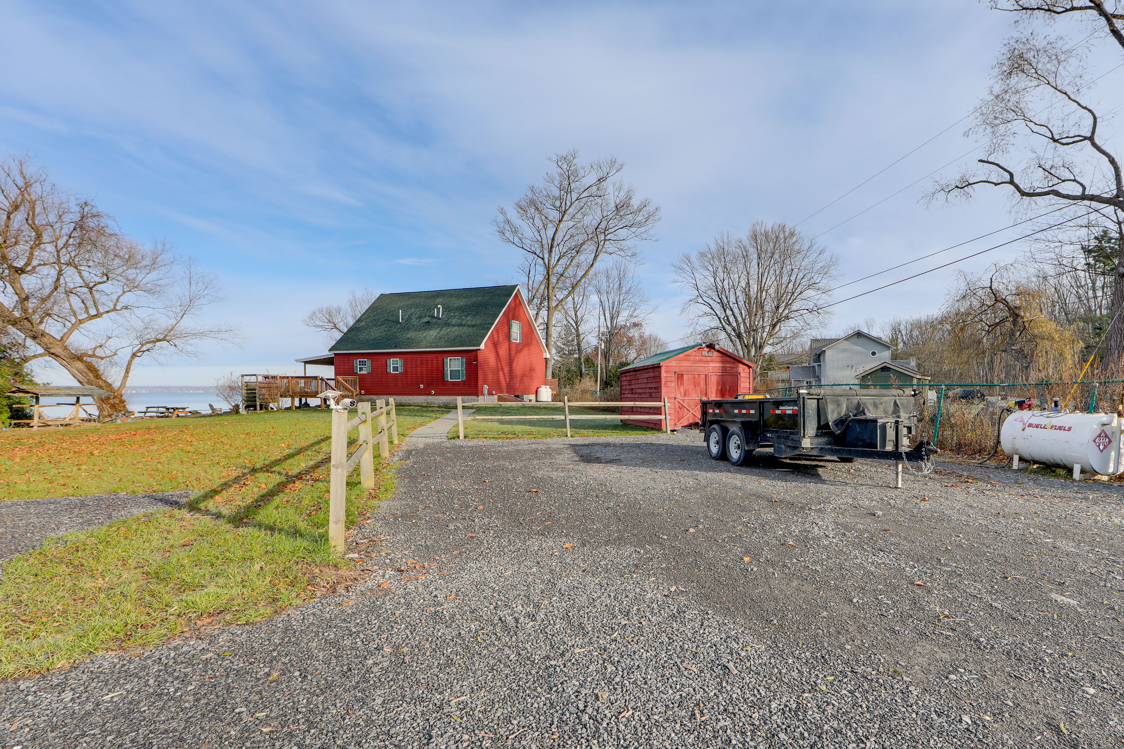 Parking | Driveway (10 Vehicles) | RV/Trailer Parking
