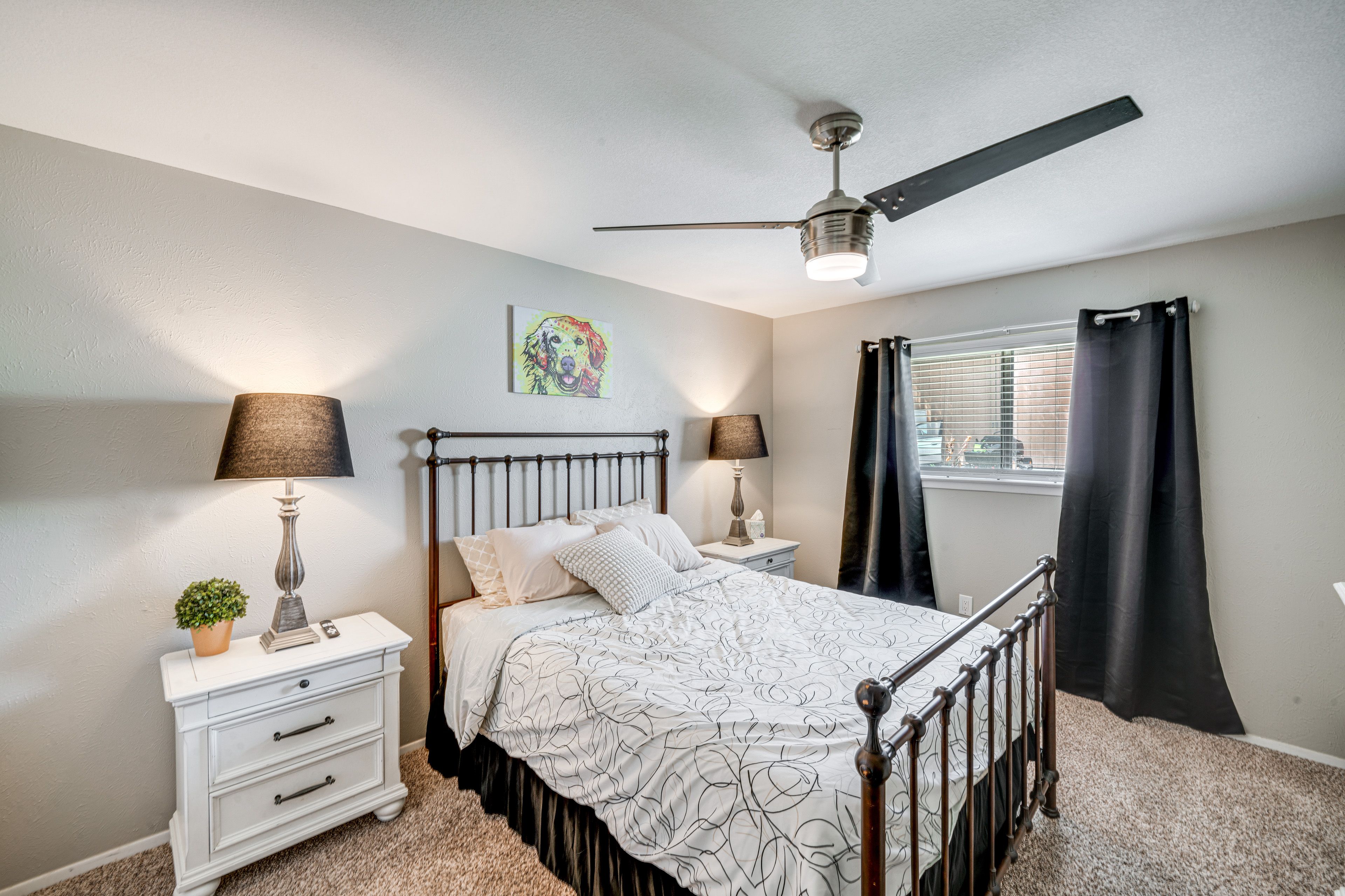 Bedroom 2 | Queen Bed | Smart TV | Ceiling Fans