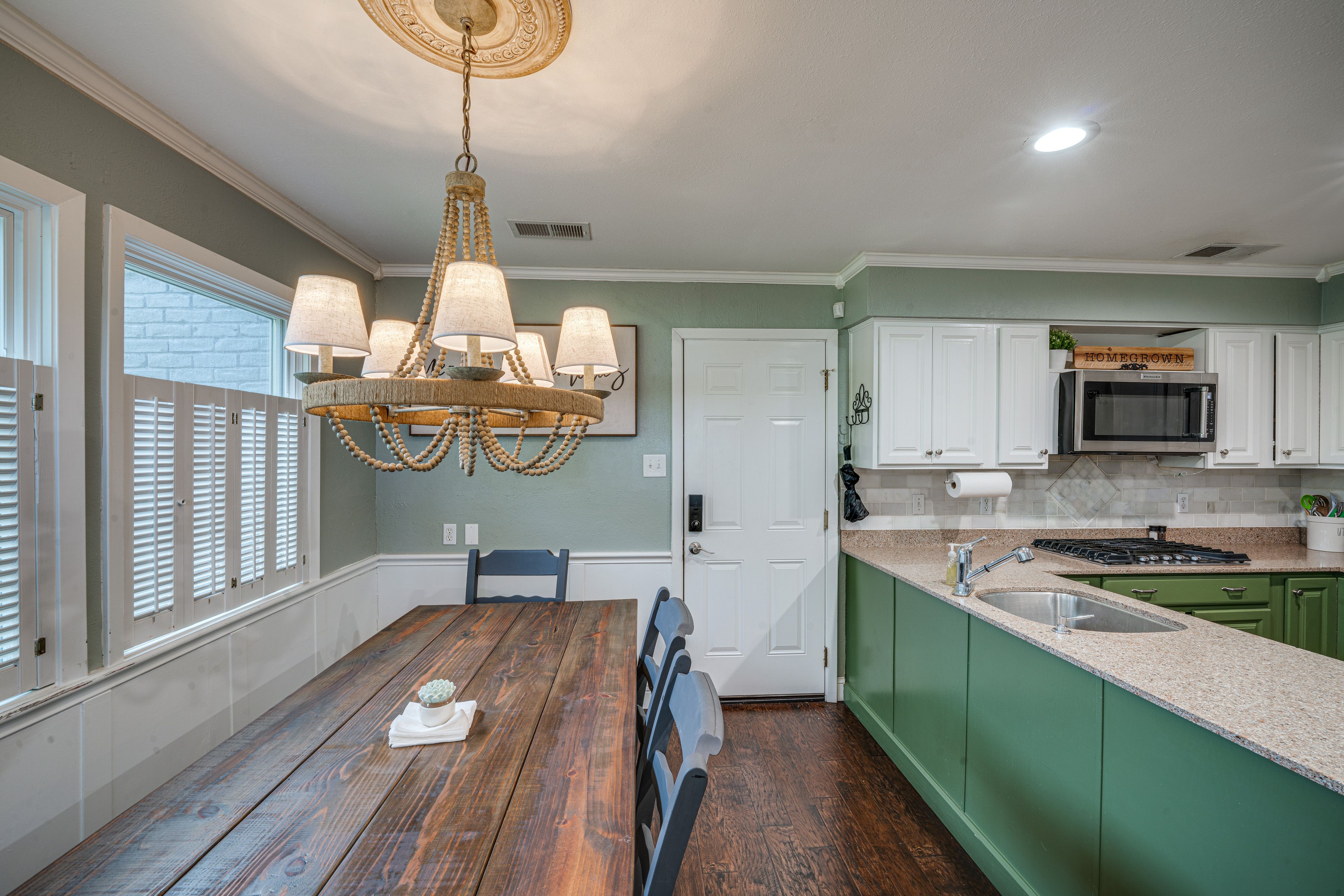 Additional Dining Area