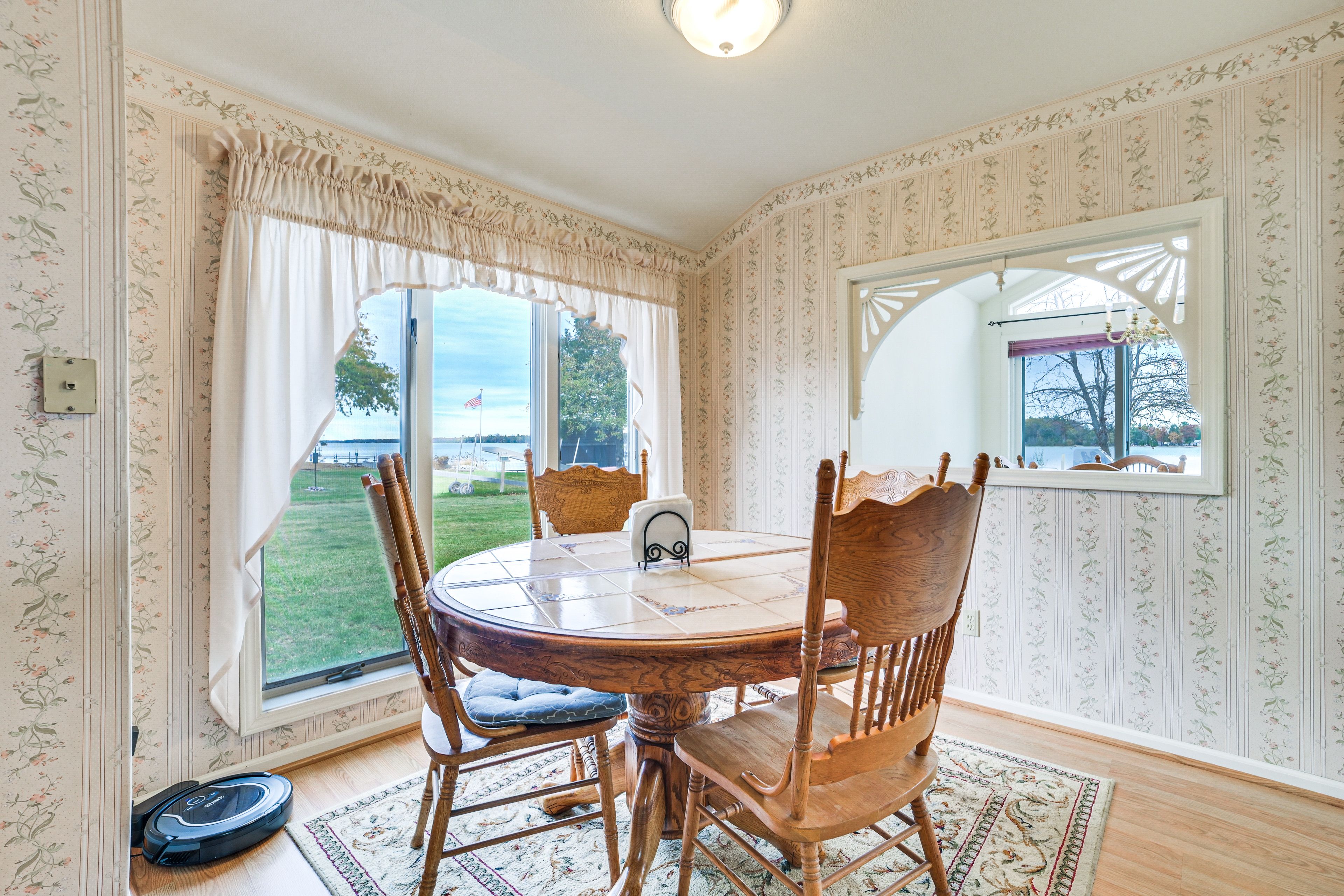 Addt'l Dining Area