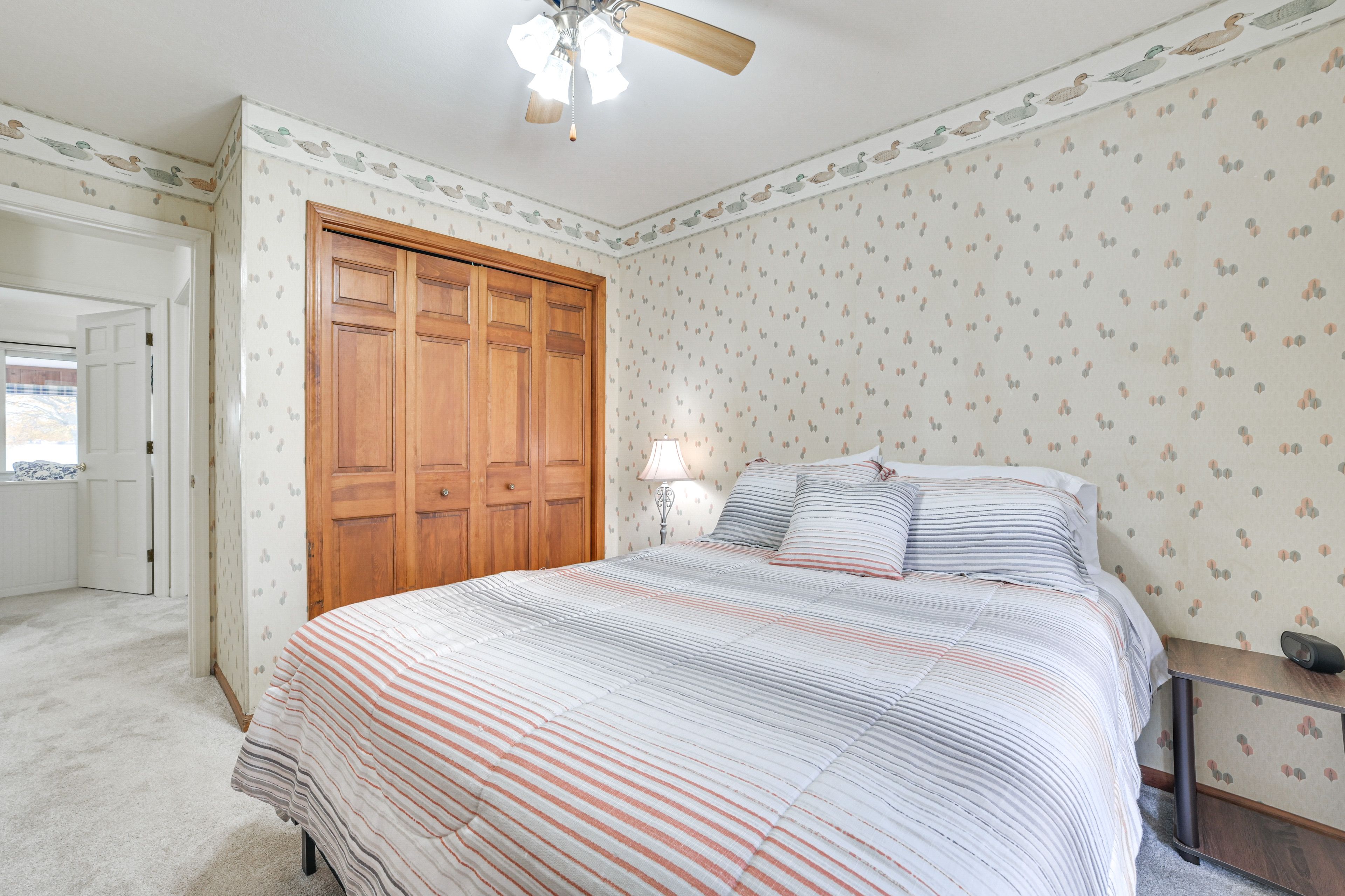 Bedroom 2 | Queen Bed