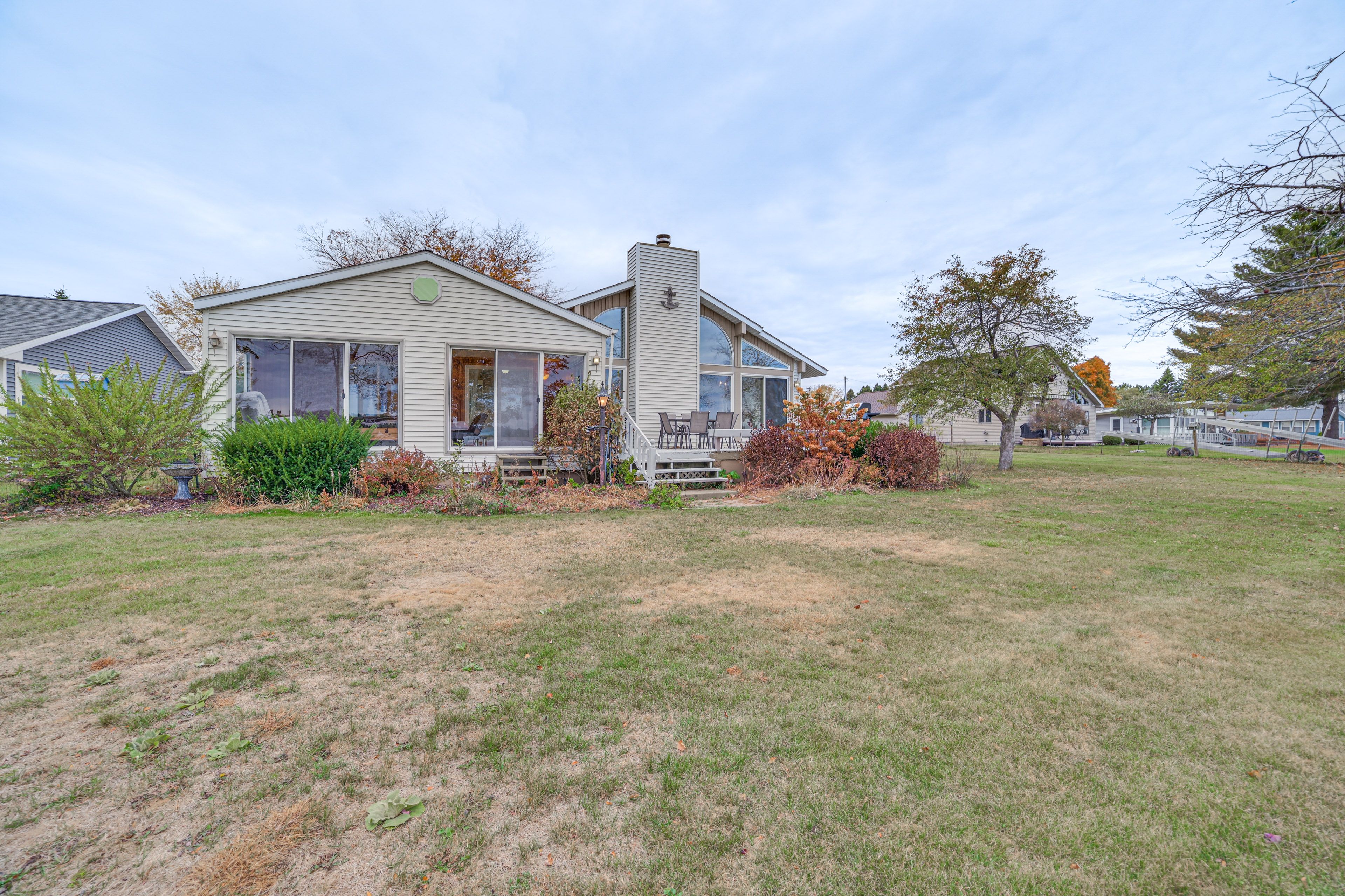 House Exterior | Fire Pit | Private Yard
