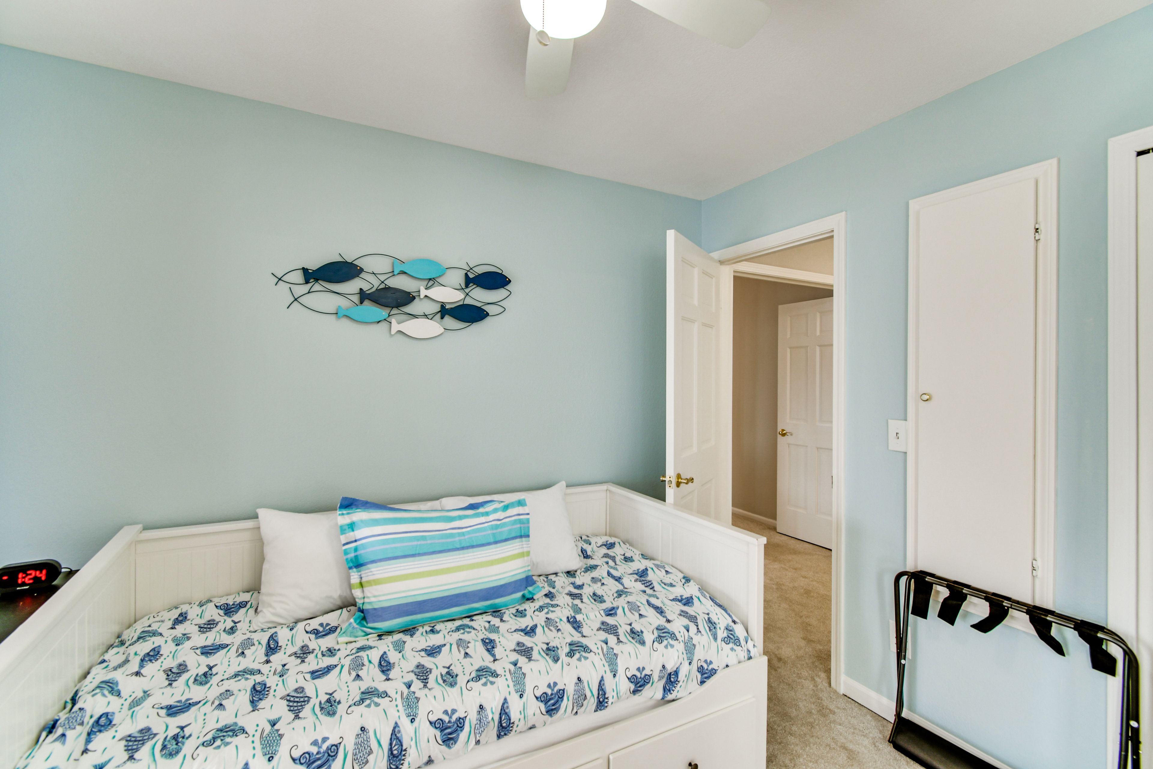 Bedroom 3 | Twin Daybed w/ Twin Trundle