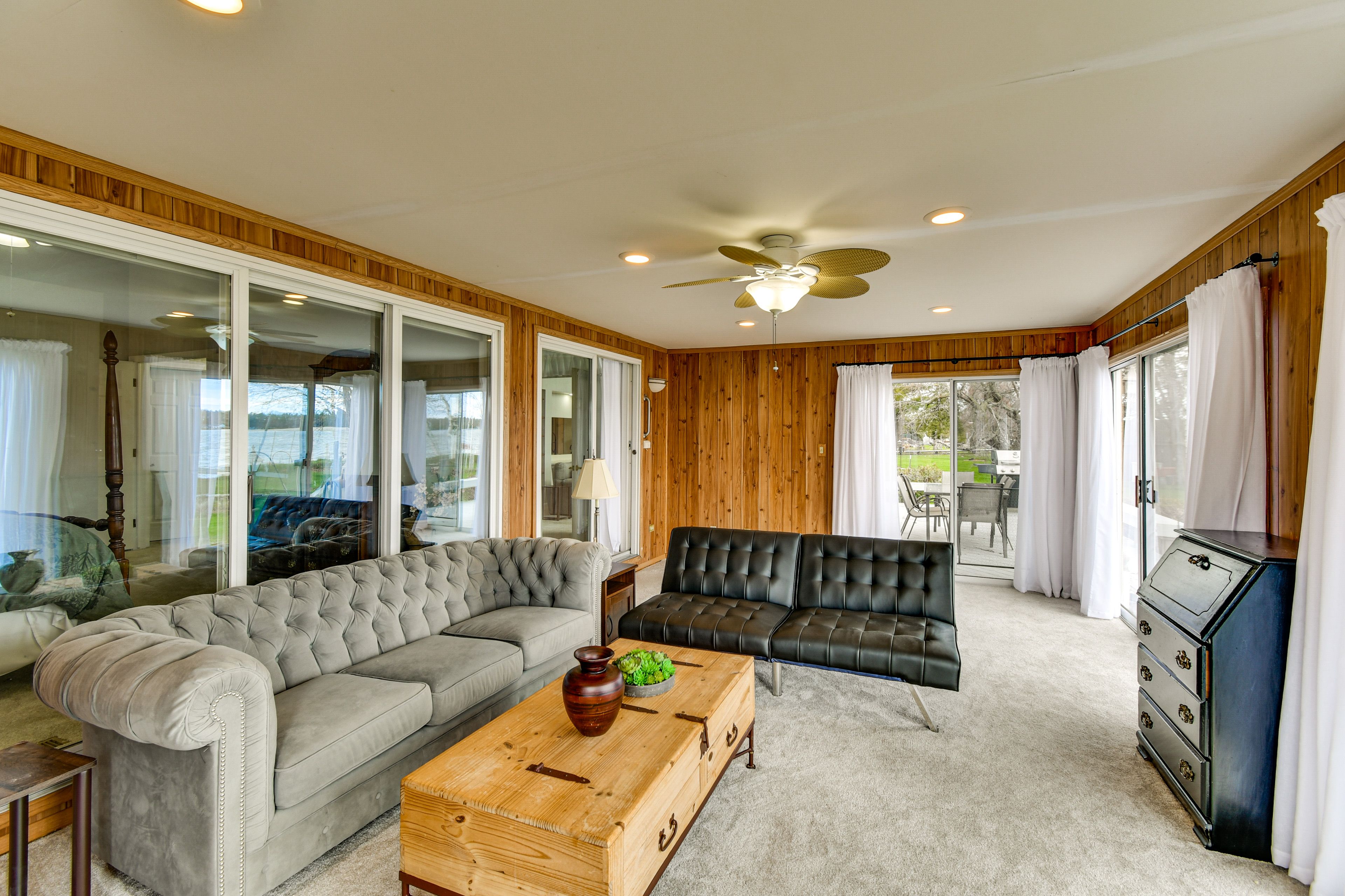 Furnished Sunroom