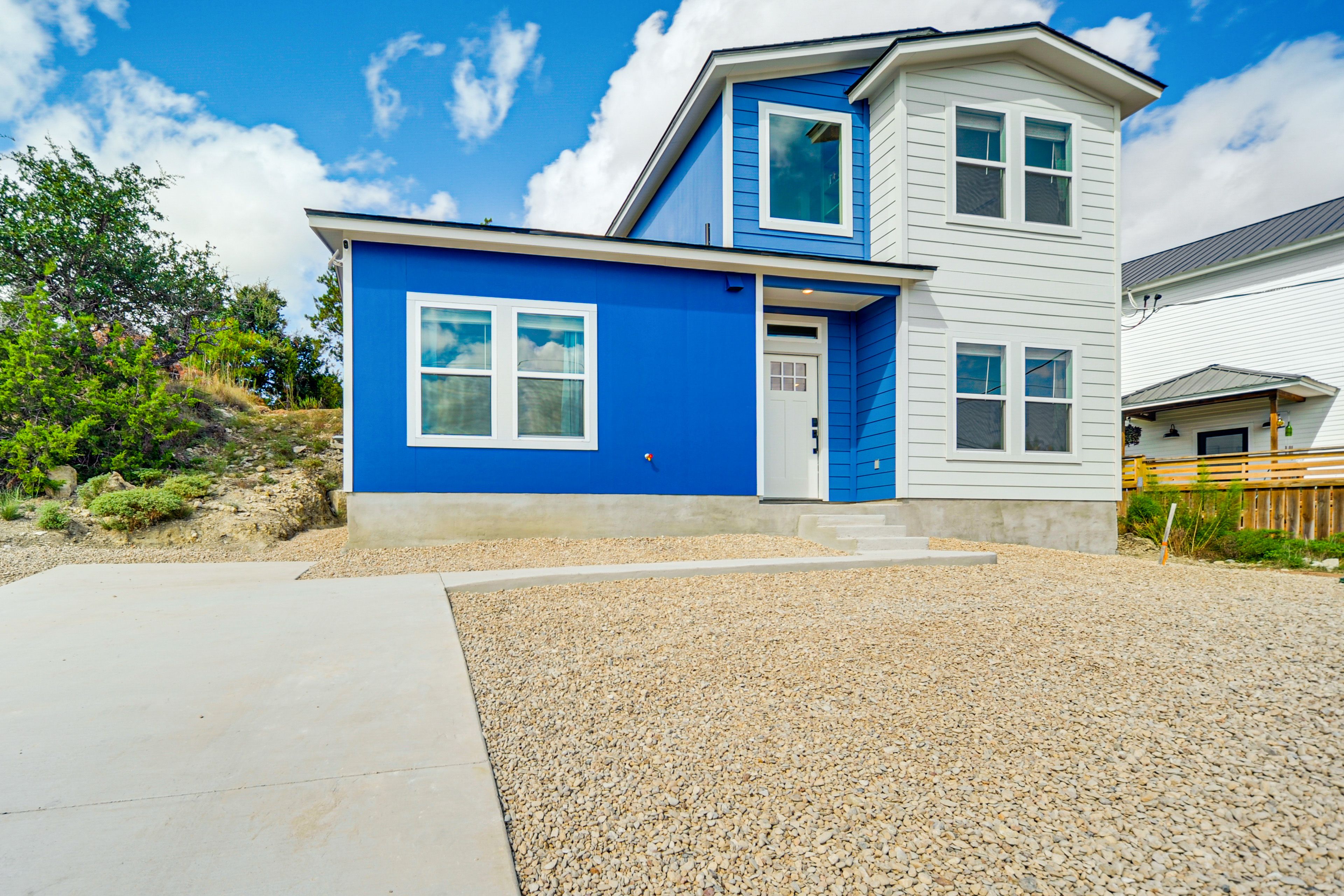 Exterior | Self Check-In | 14 Mi to Lake Travis