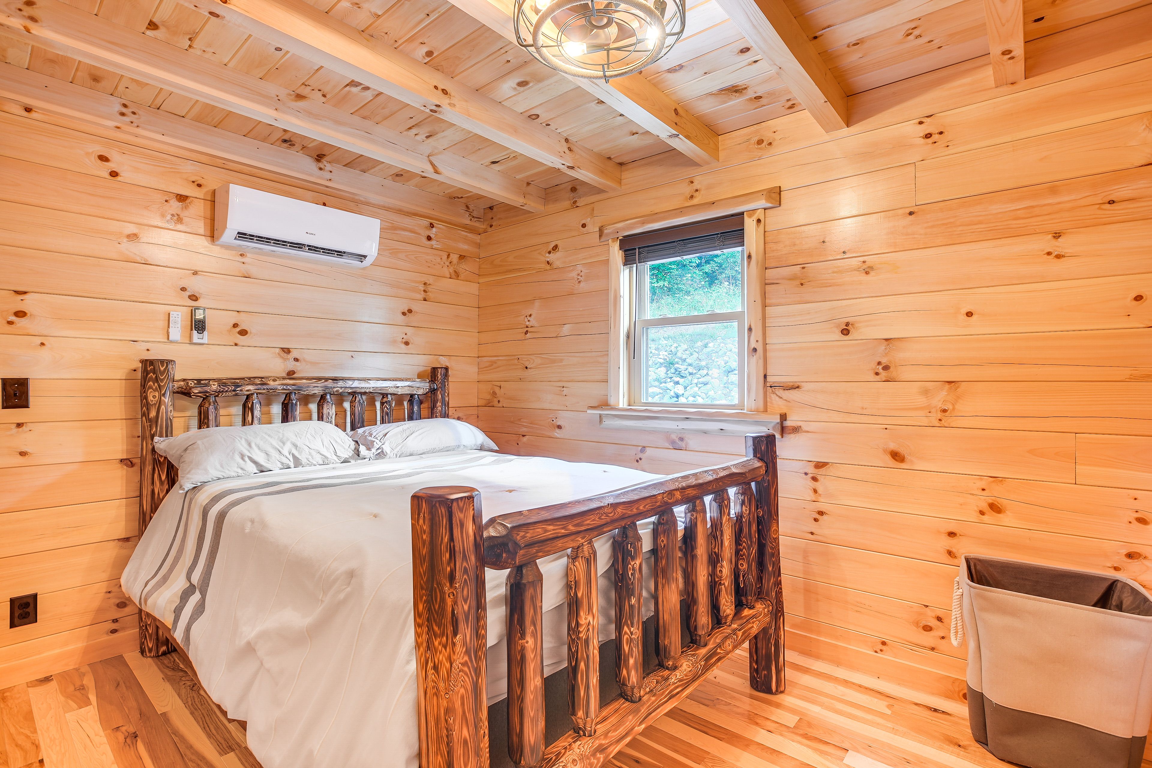 Bedroom 2 | 1st Floor | Queen Bed