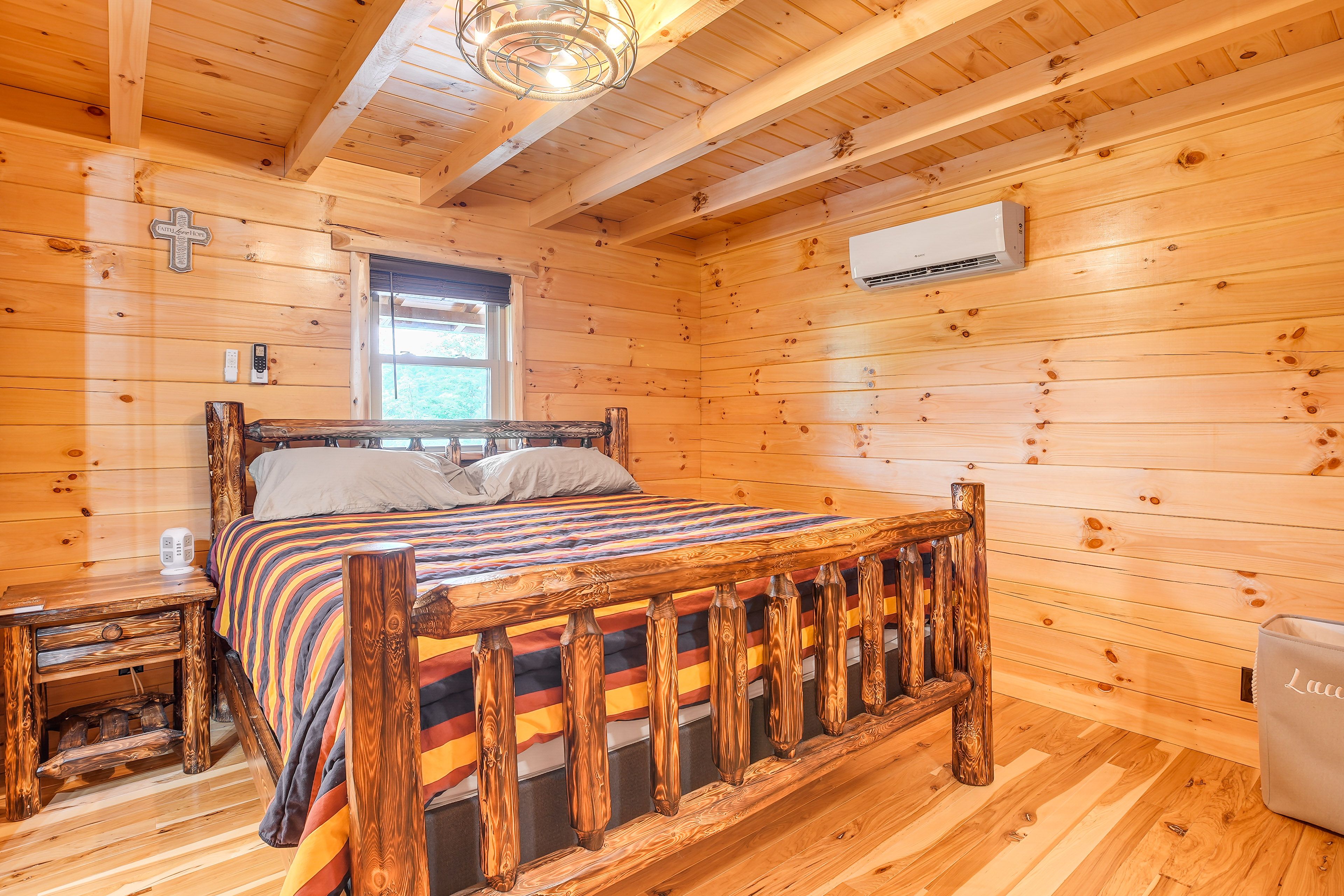 Bedroom 1 | 1st Floor | King Bed | En-Suite Bathroom