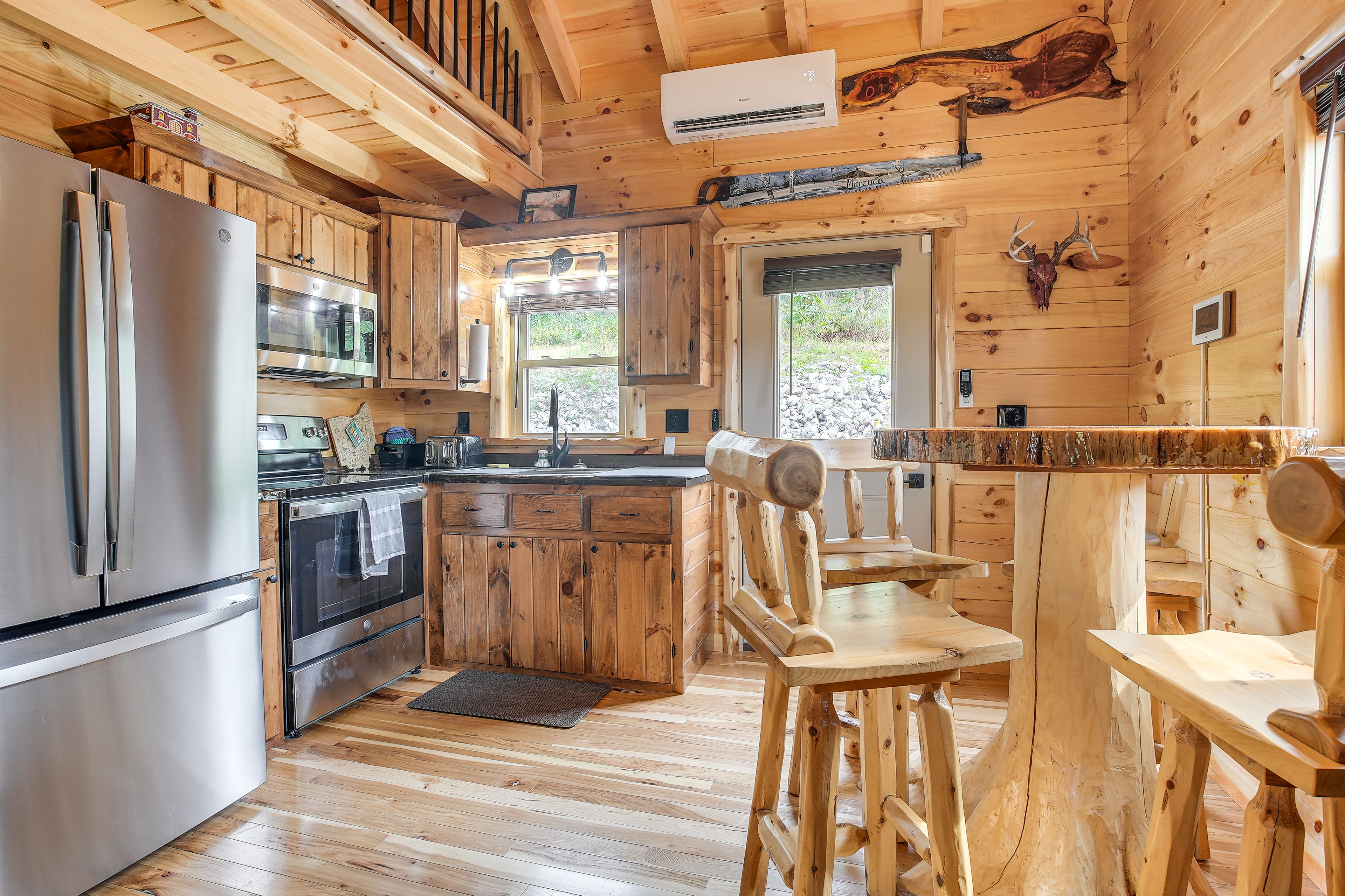 Kitchen | 1st Floor | Central Heating & A/C | Free WiFi