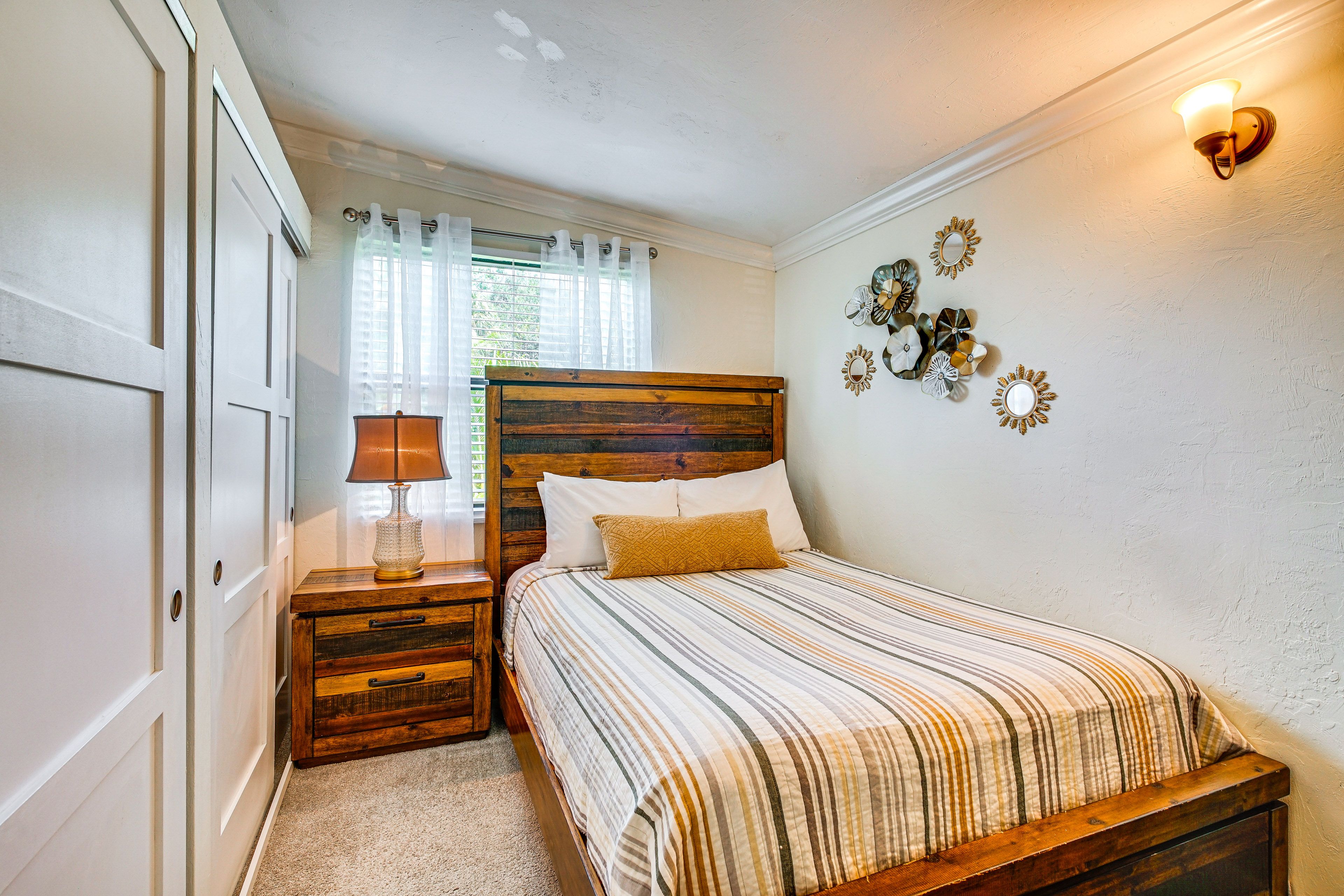Bedroom 2 | Queen Bed