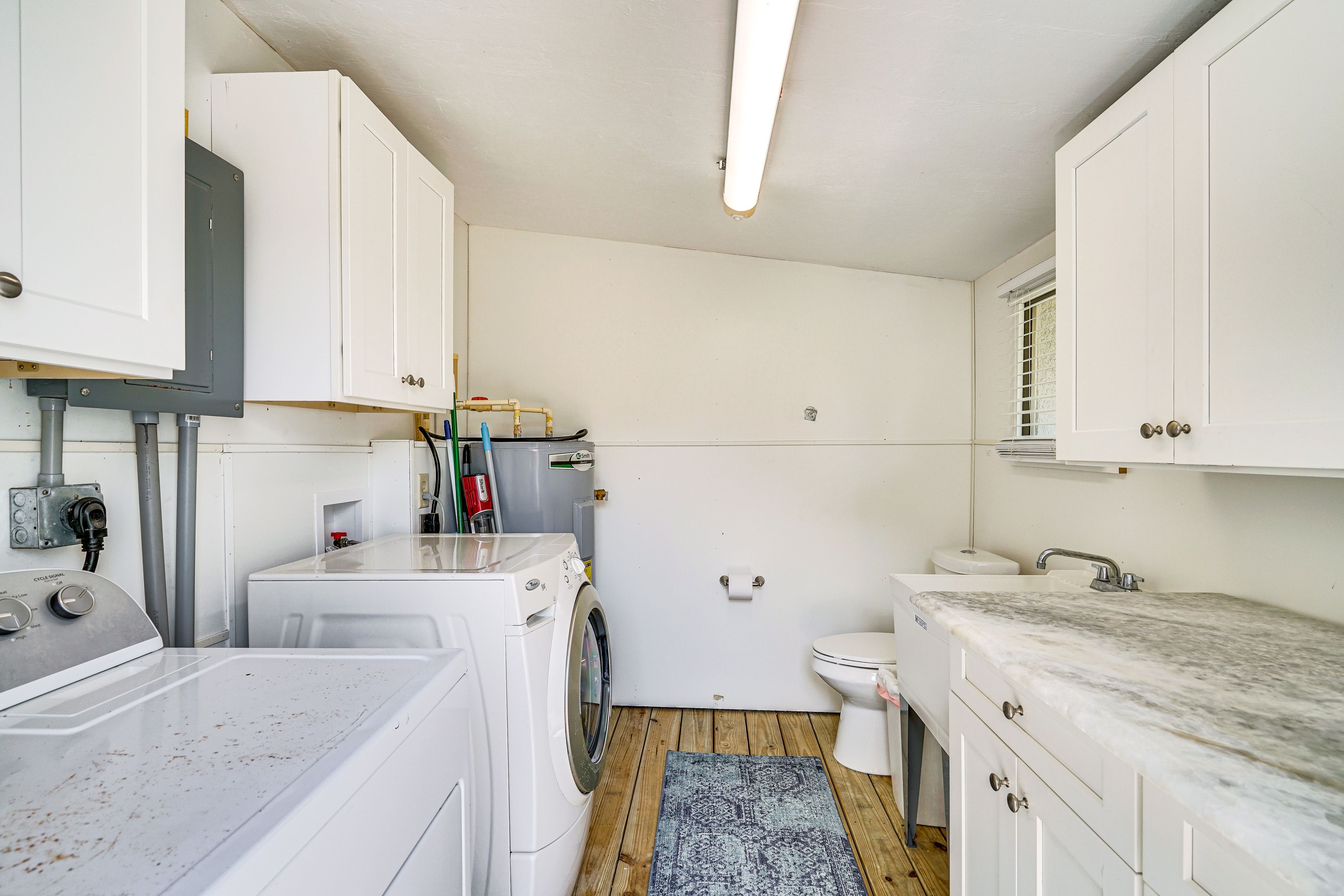 Laundry Room/Half Bathroom | Washer & Dryer
