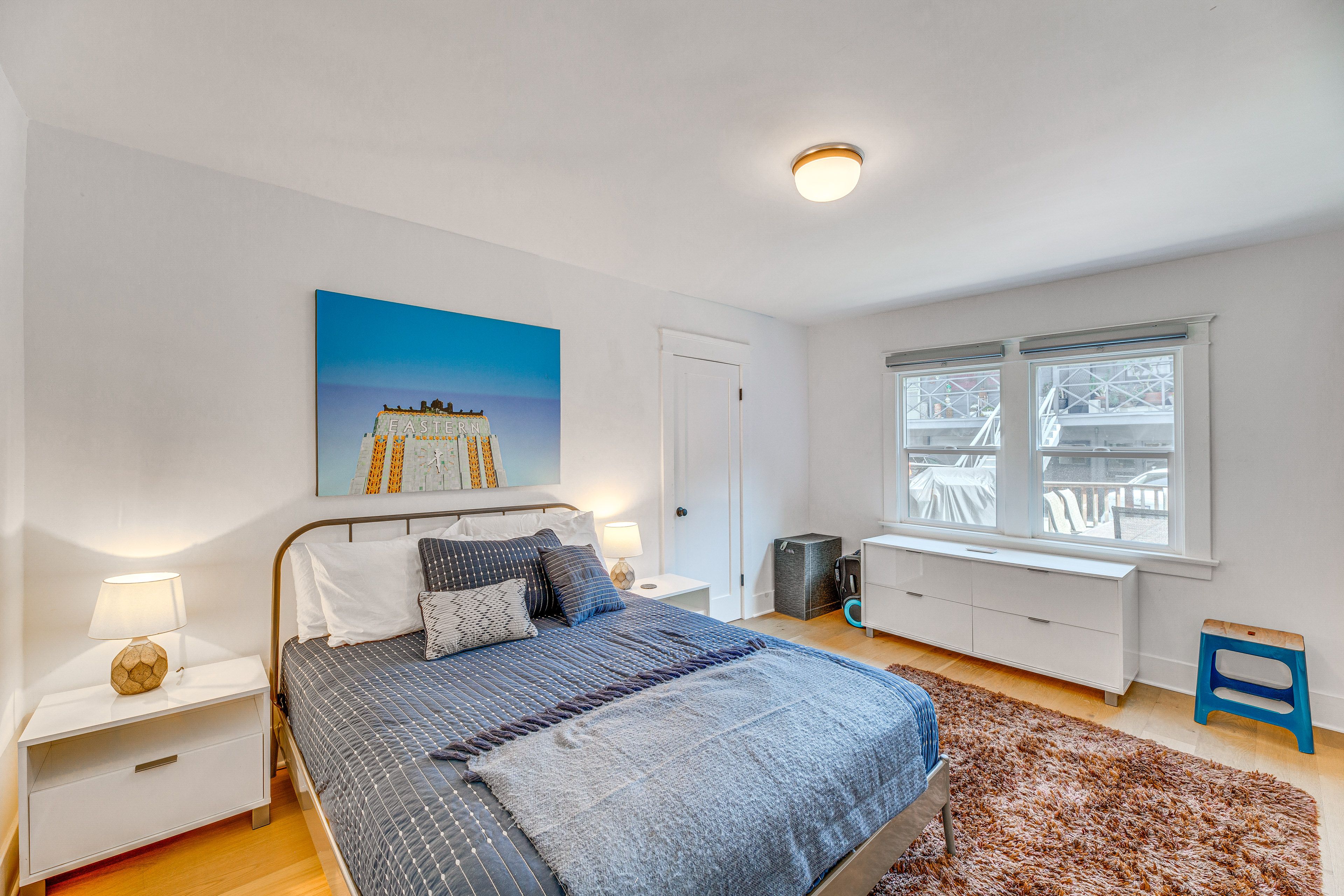 Bedroom 1 | Queen Bed