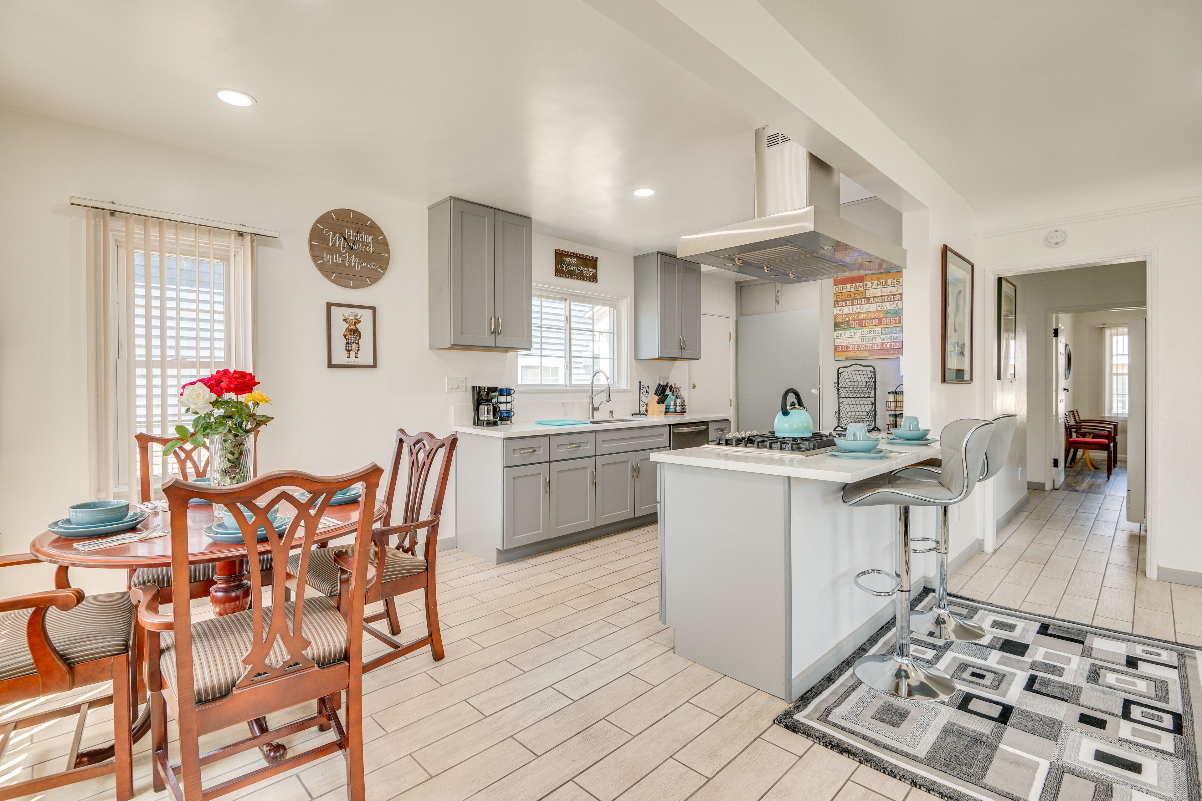 Dining Area | Kitchen