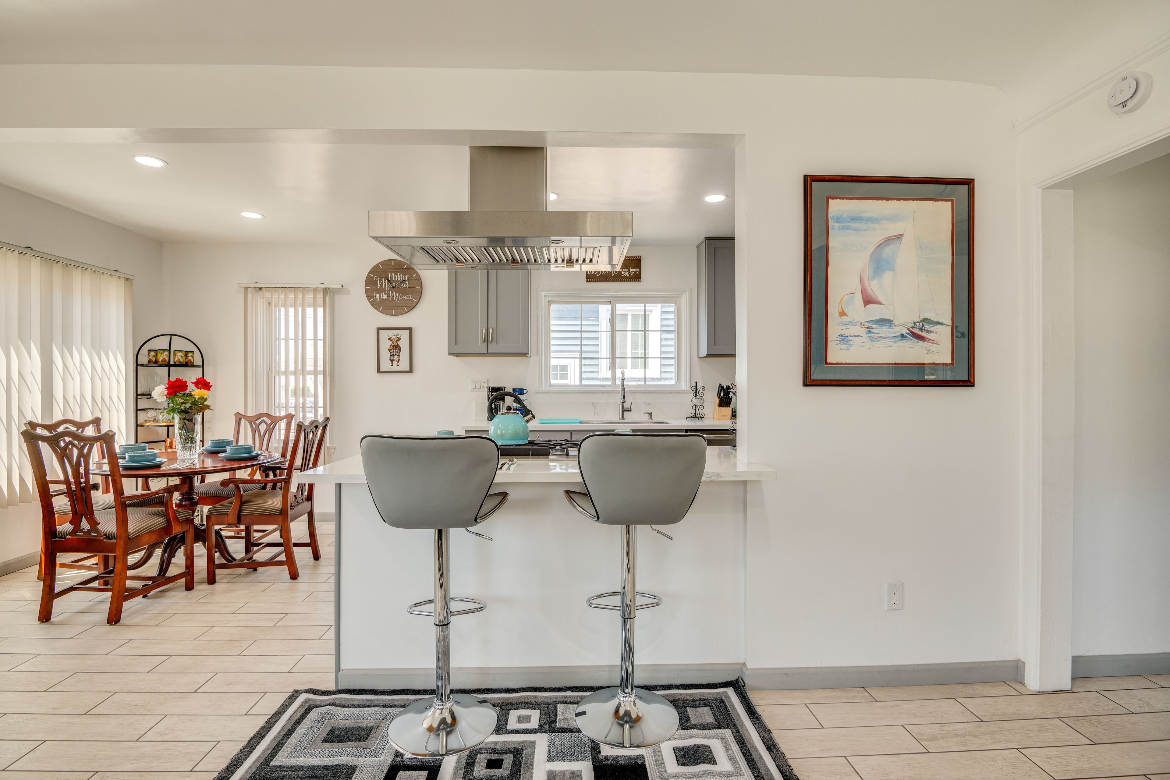 Dining Area | Dishware/Flatware