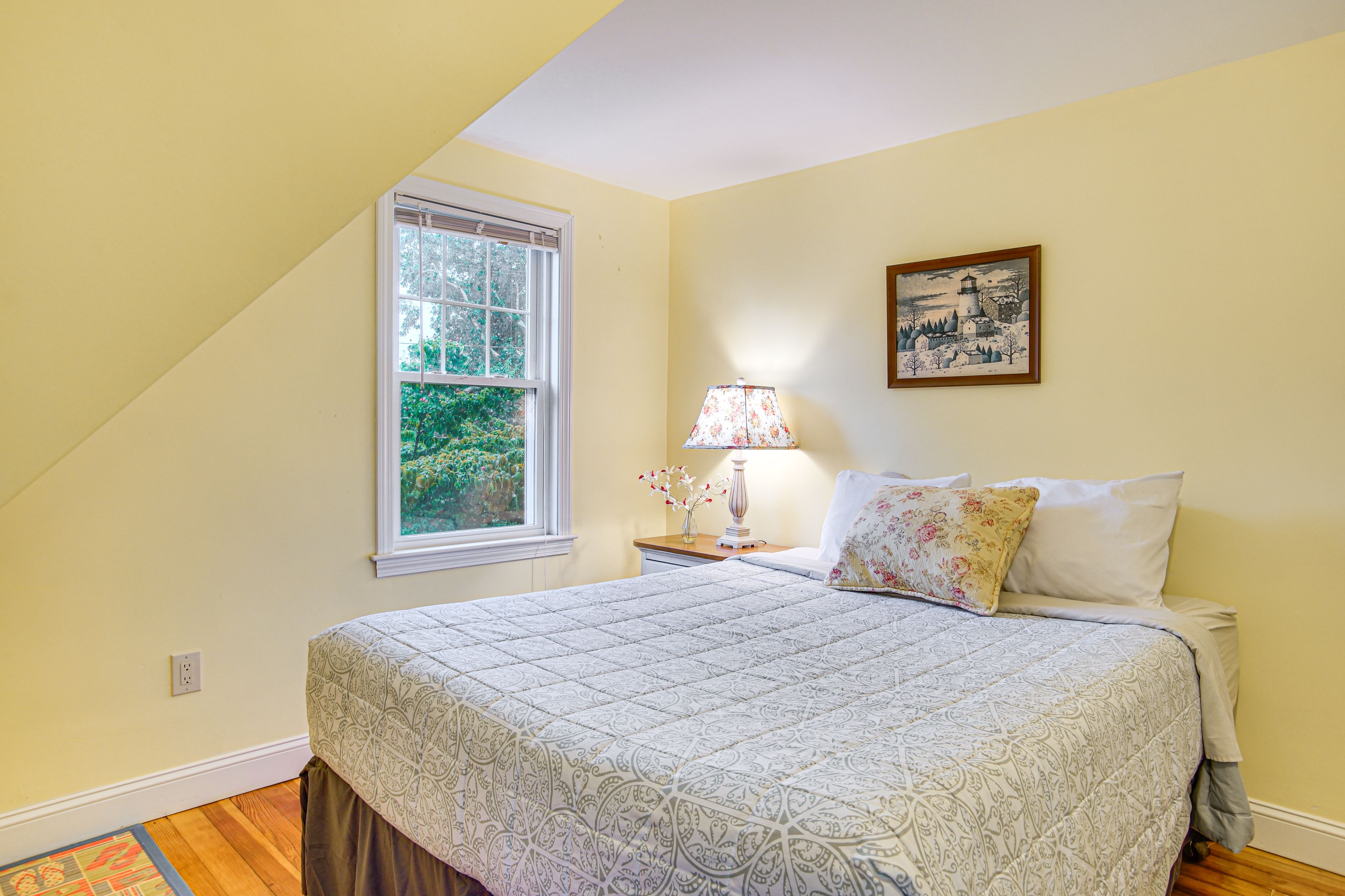 Bedroom 2 | 2nd Floor | Queen Bed