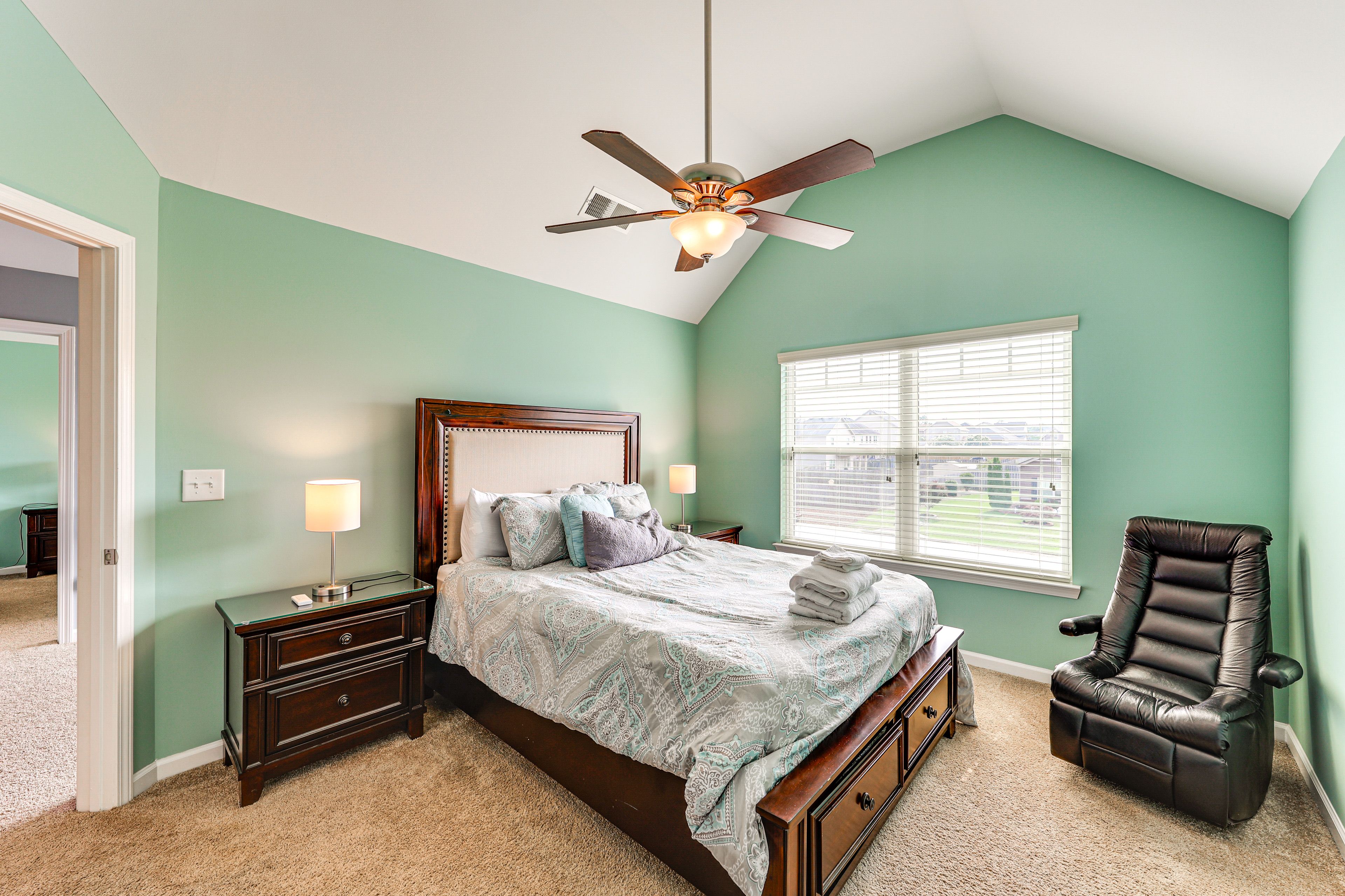 Bedroom 4 | Queen Bed | 2nd Floor