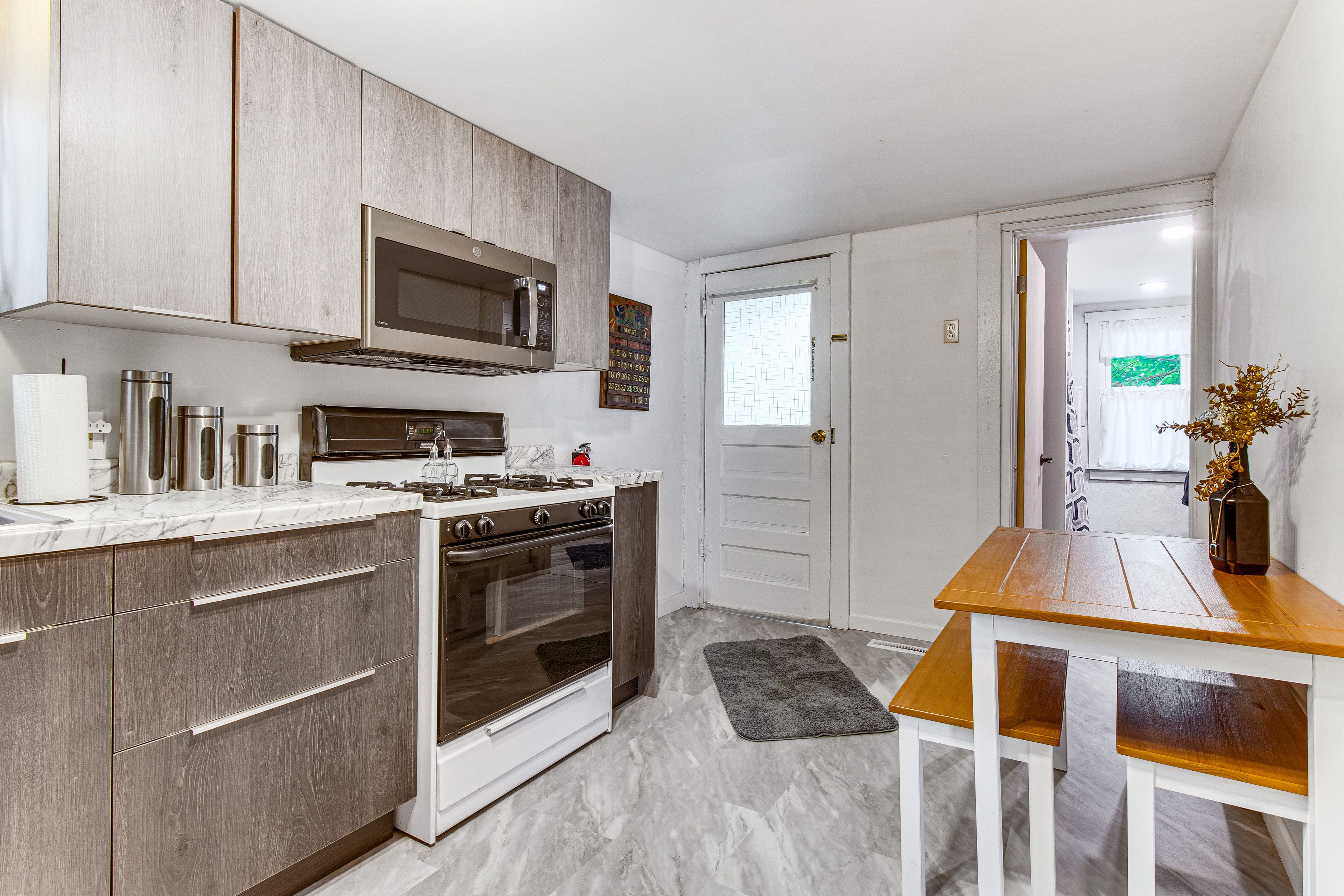 Kitchen | Trash Bags/Paper Towels